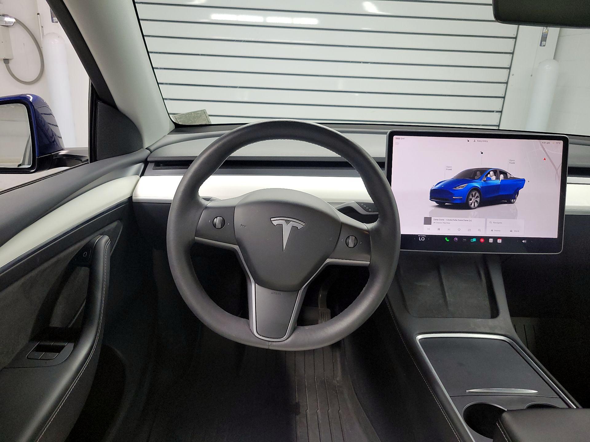 Thumbnail: 2023 Tesla Model Y - 10