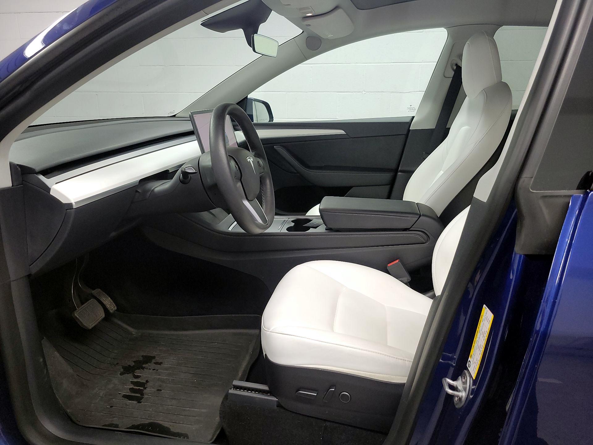 Thumbnail: 2023 Tesla Model Y - 11
