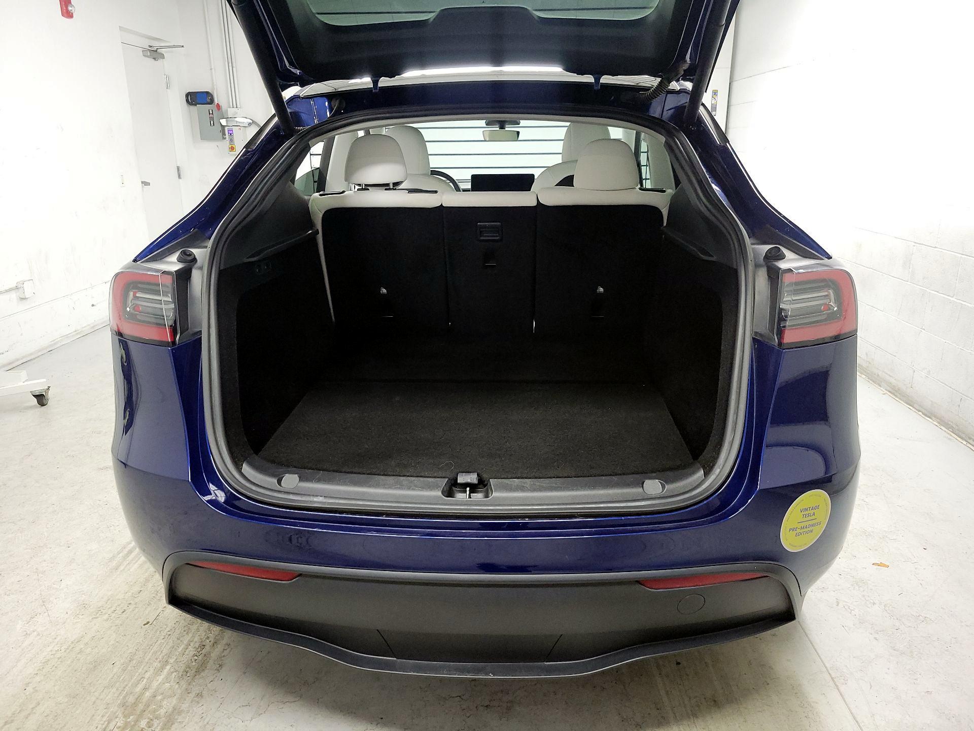 Thumbnail: 2023 Tesla Model Y - 18