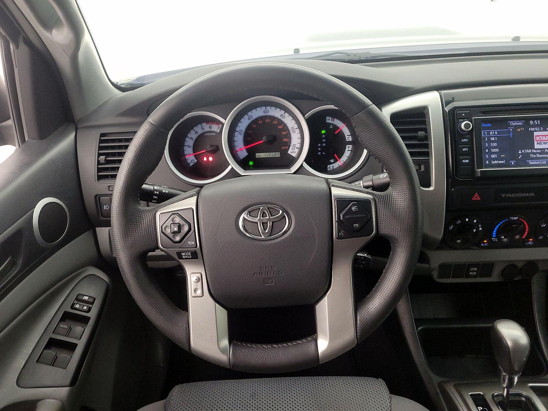 Thumbnail: 2015 Toyota Tacoma - 10