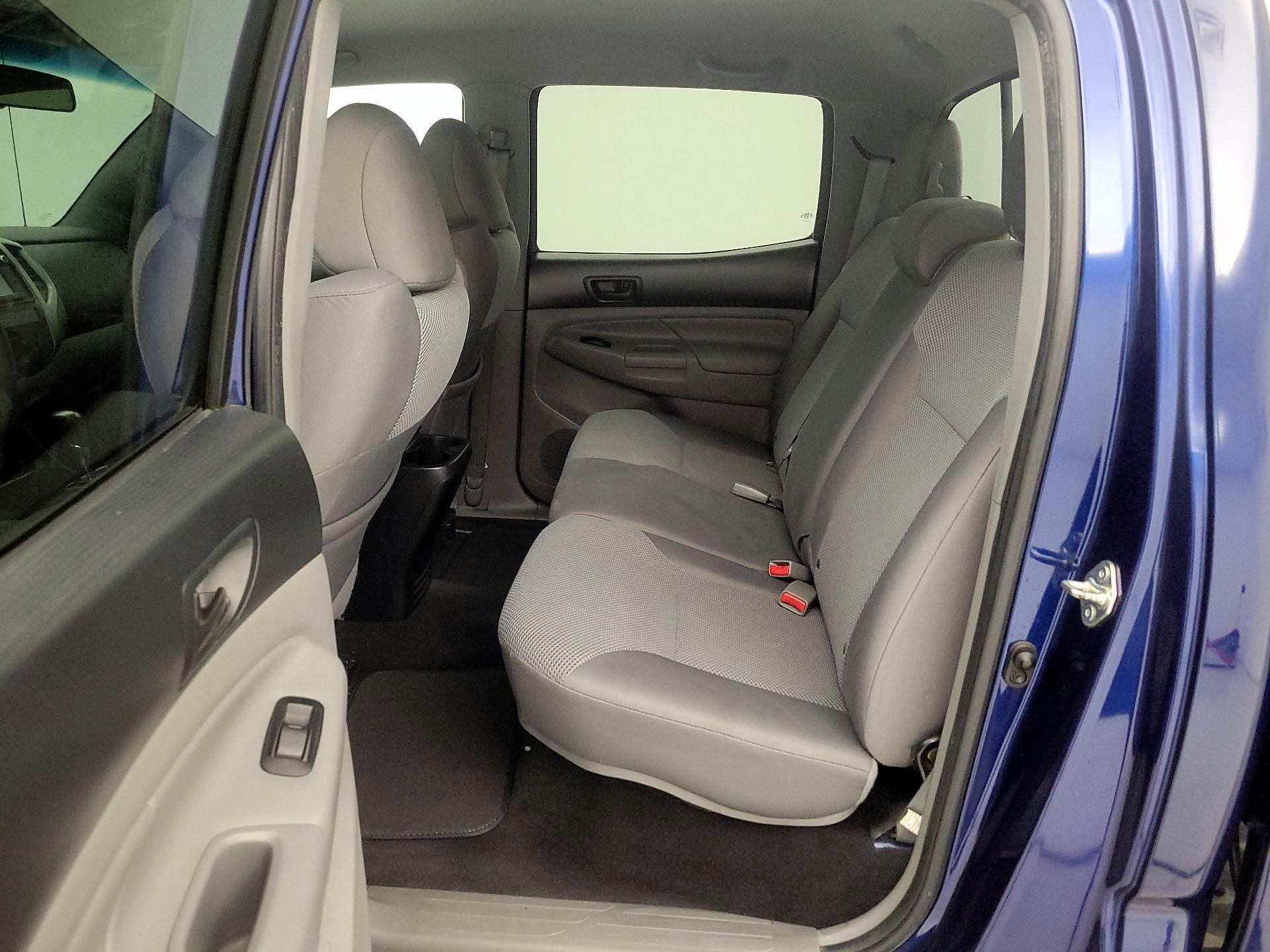 Thumbnail: 2015 Toyota Tacoma - 19