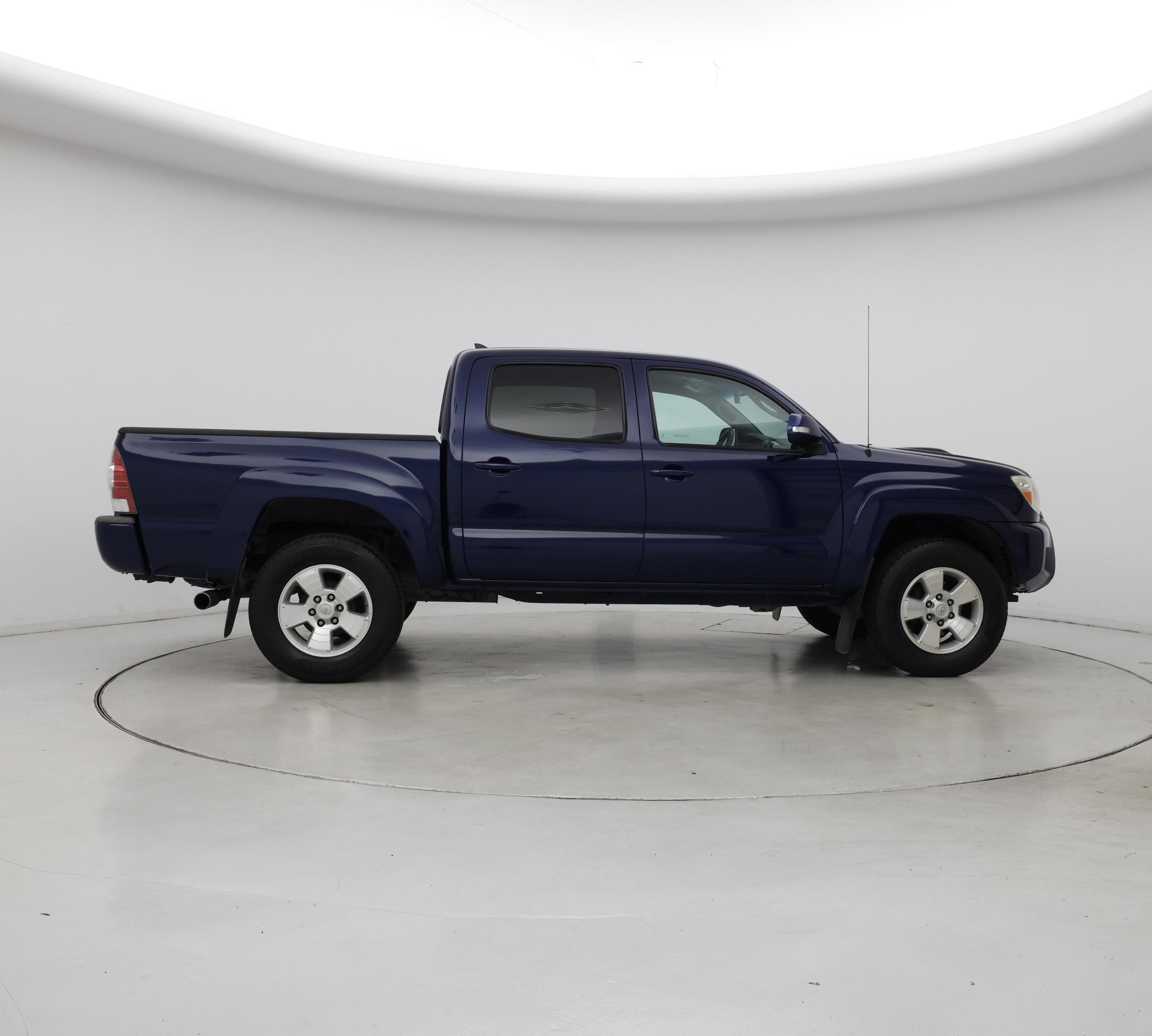 Thumbnail: 2015 Toyota Tacoma - 7