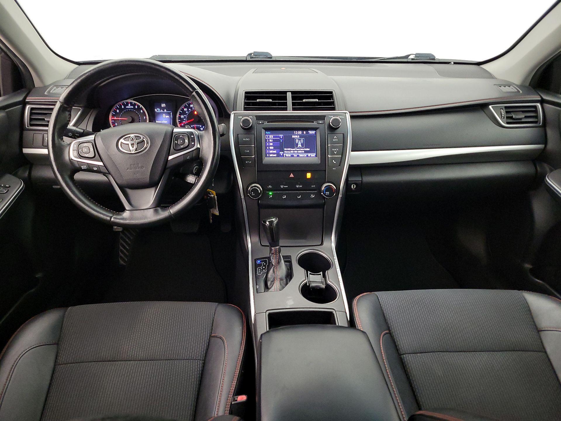 Thumbnail: 2016 Toyota Camry - 9
