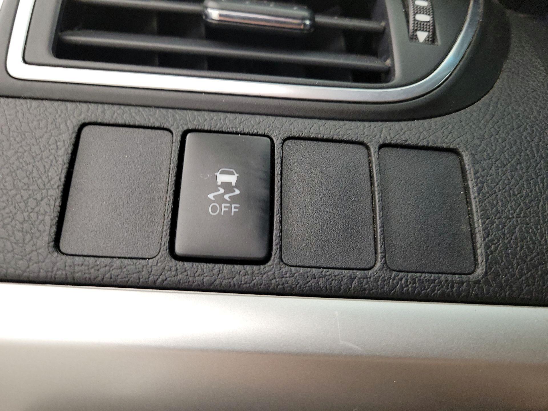 Thumbnail: 2016 Toyota Camry - 13