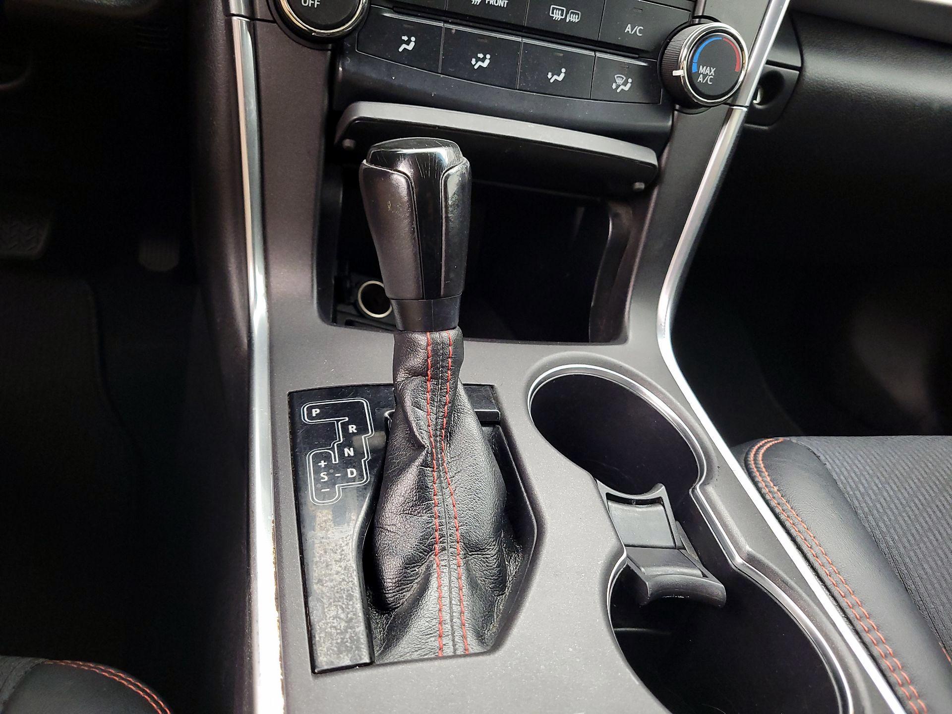 Thumbnail: 2016 Toyota Camry - 17