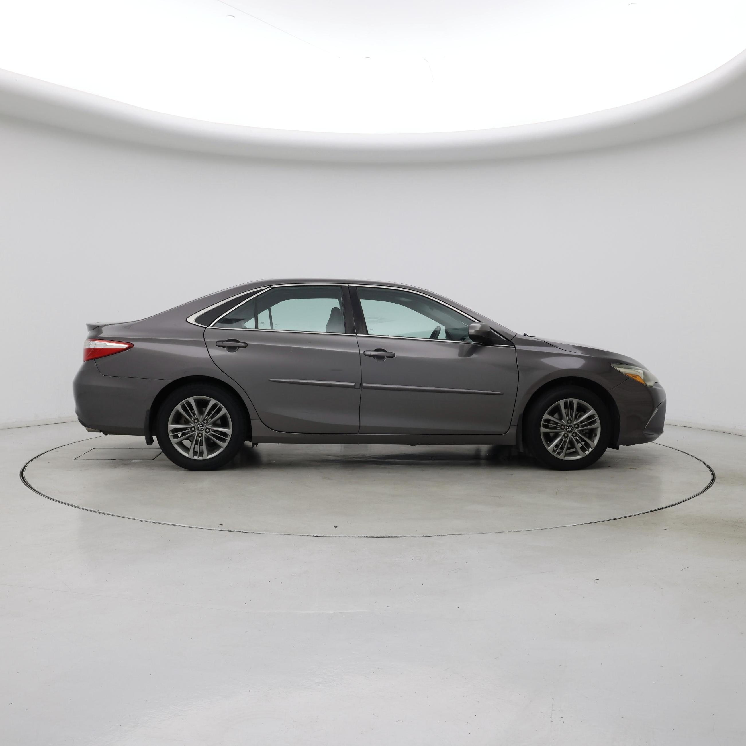 Thumbnail: 2016 Toyota Camry - 7