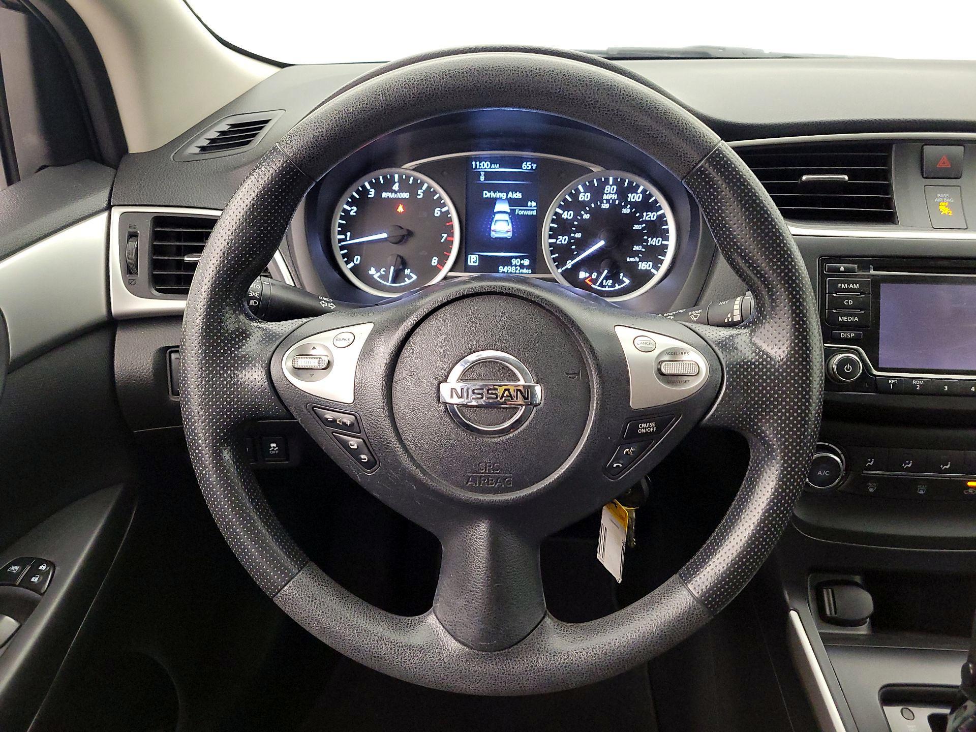 Thumbnail: 2018 Nissan Sentra - 10