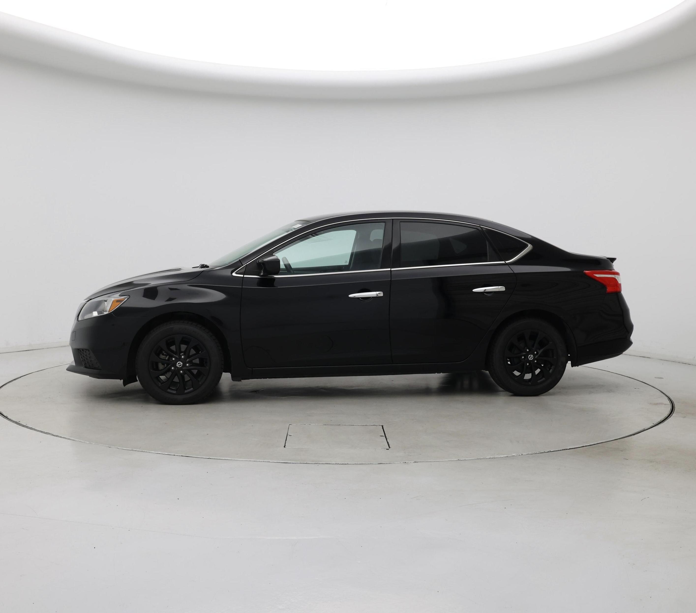 Thumbnail: 2018 Nissan Sentra - 3