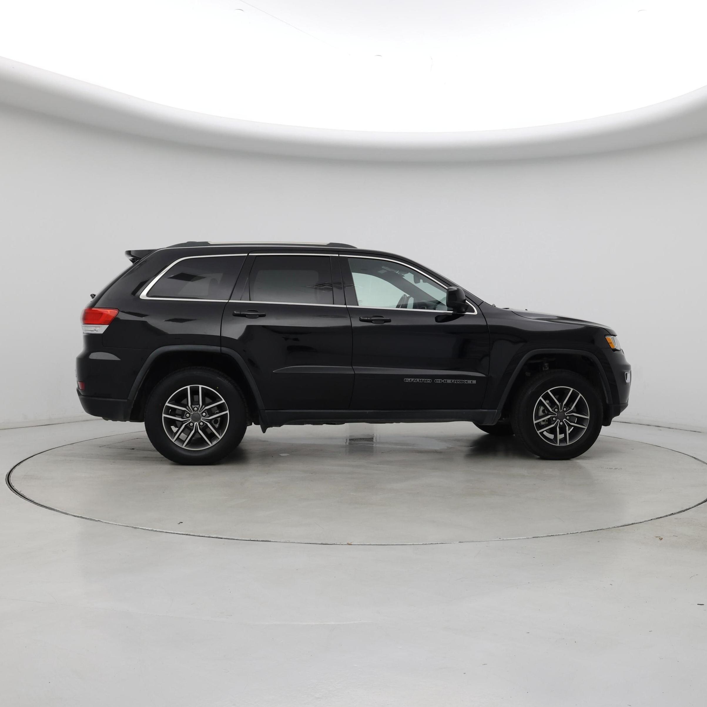 Thumbnail: 2019 Jeep Grand Cherokee - 7
