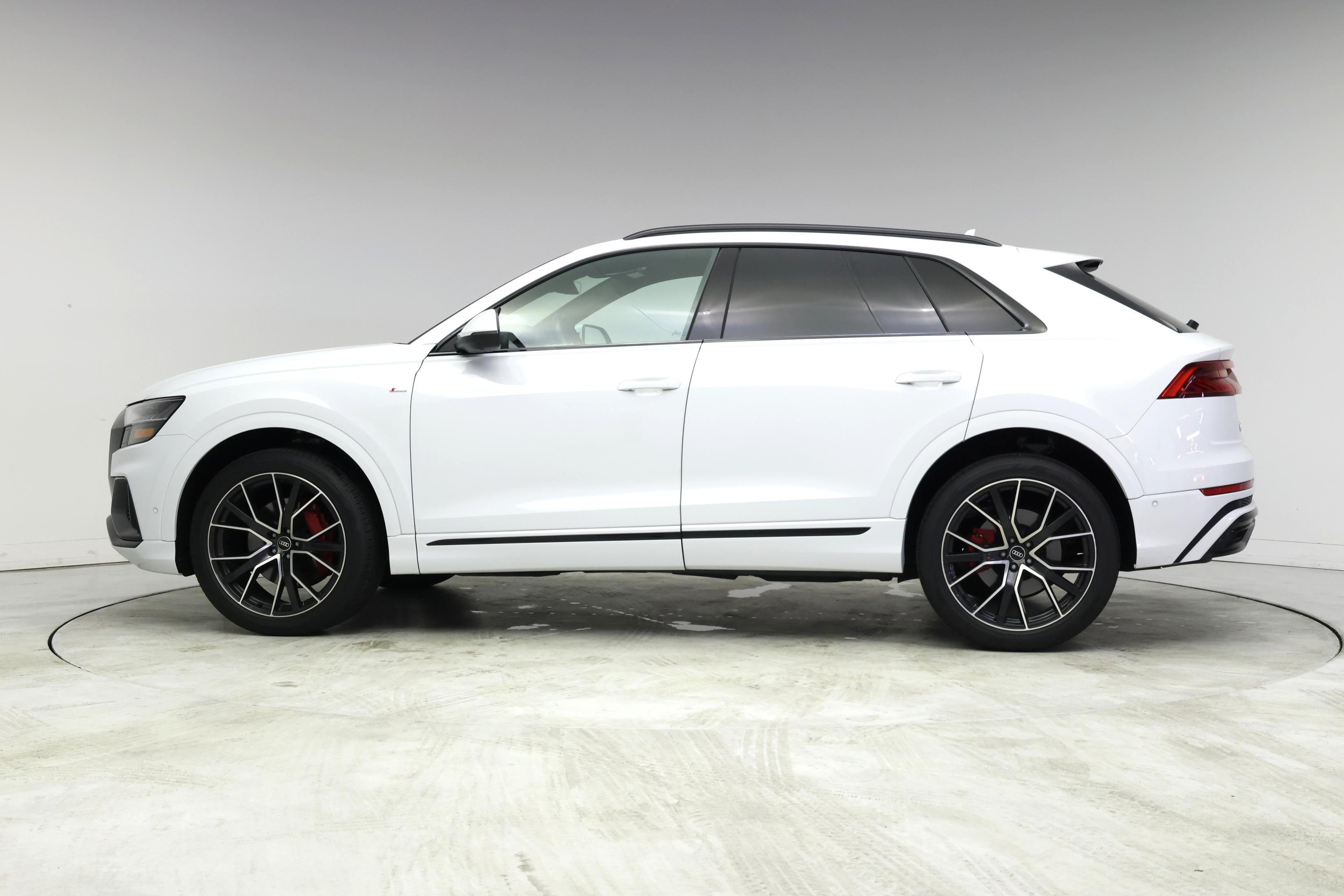 Thumbnail: 2021 Audi Q8 - 3