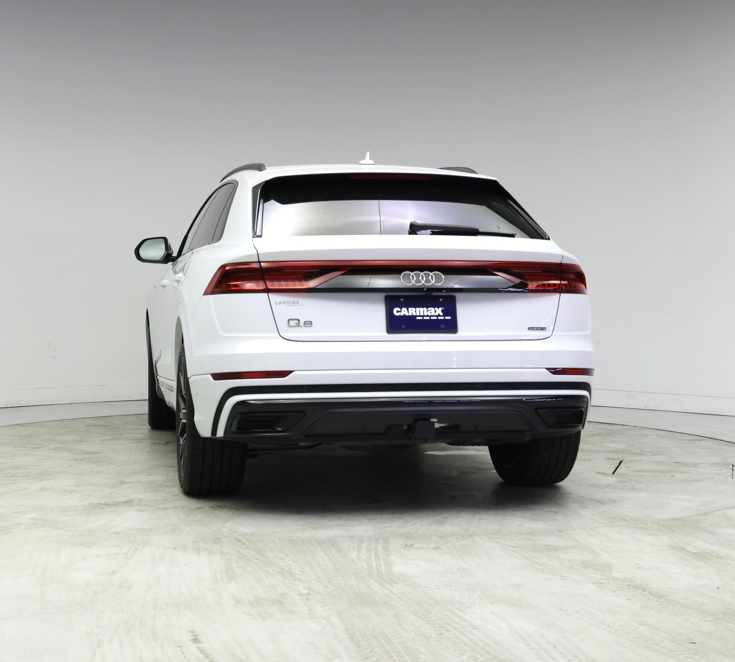 Thumbnail: 2021 Audi Q8 - 6