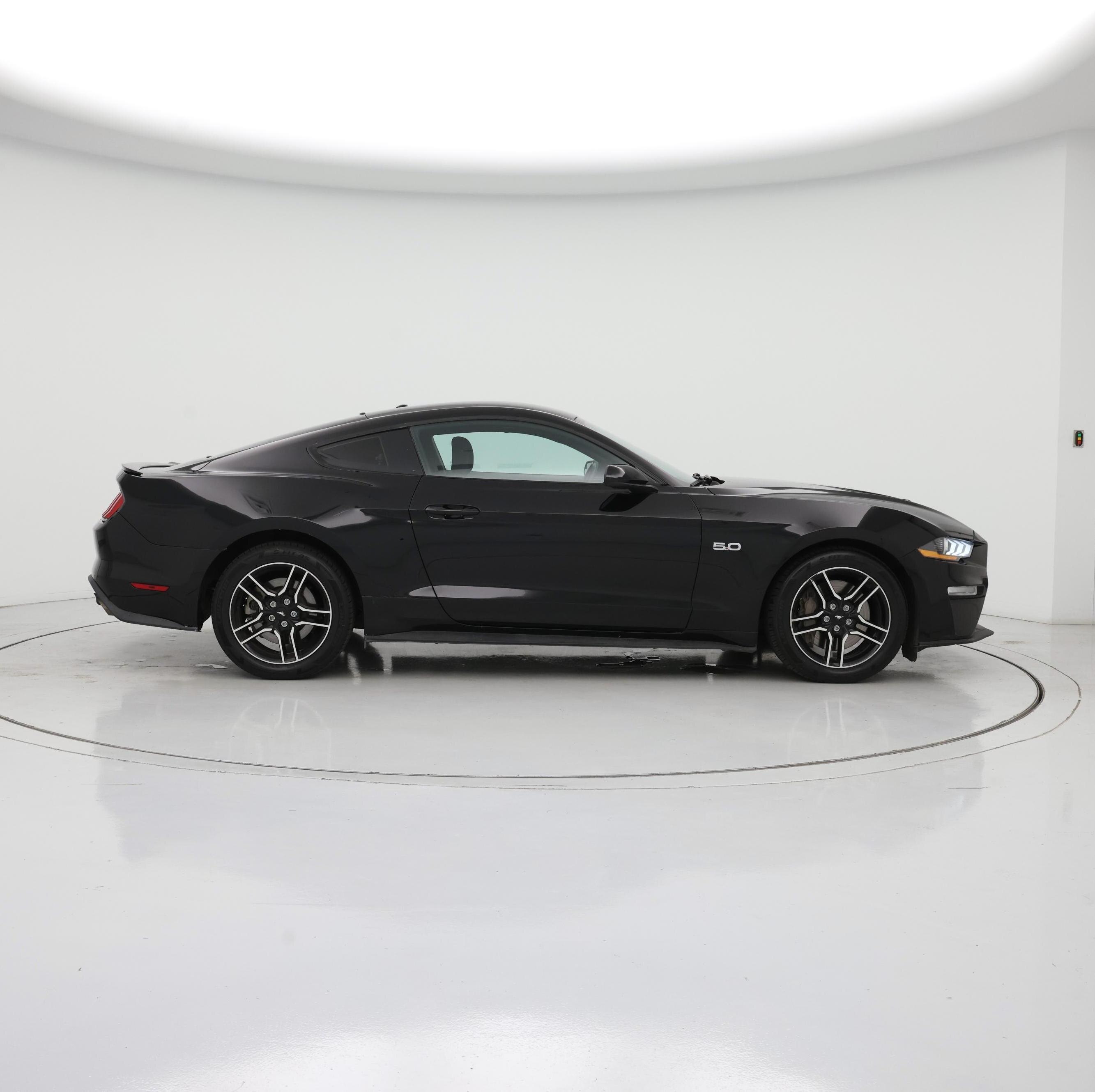 Thumbnail: 2019 Ford Mustang - 7