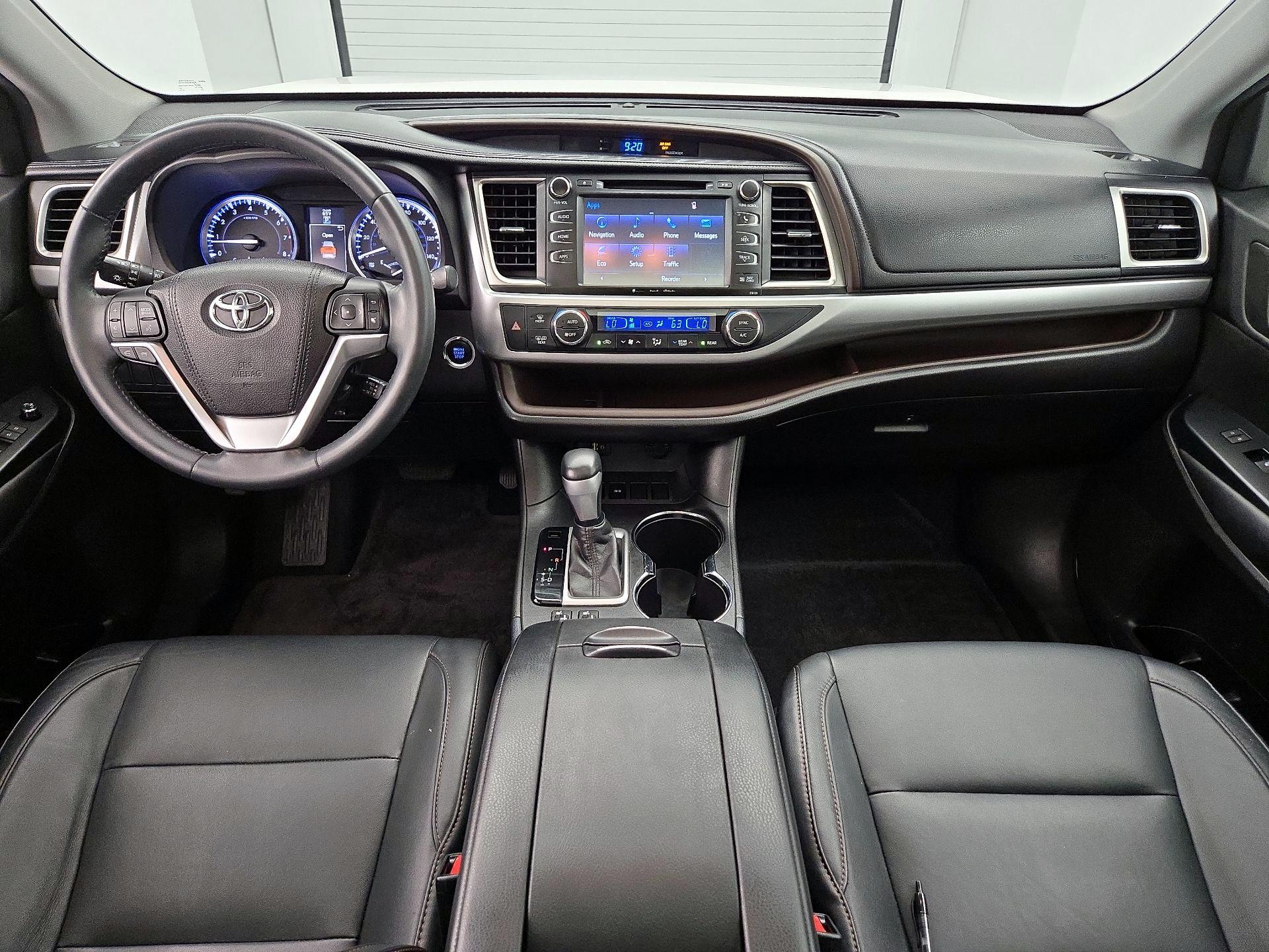 Thumbnail: 2016 Toyota Highlander - 9