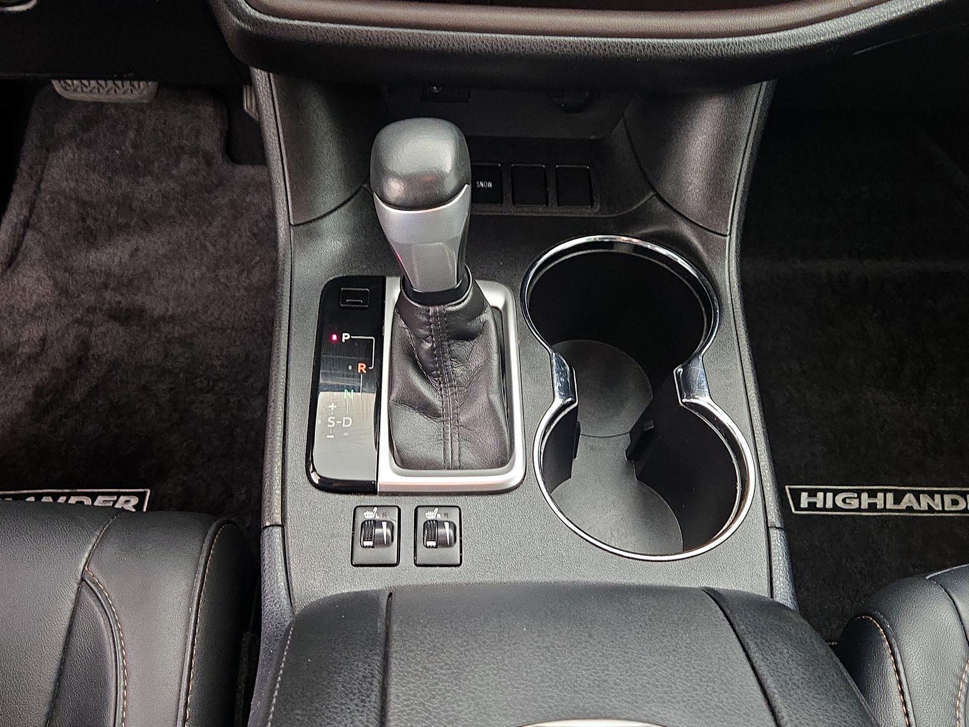 Thumbnail: 2016 Toyota Highlander - 17