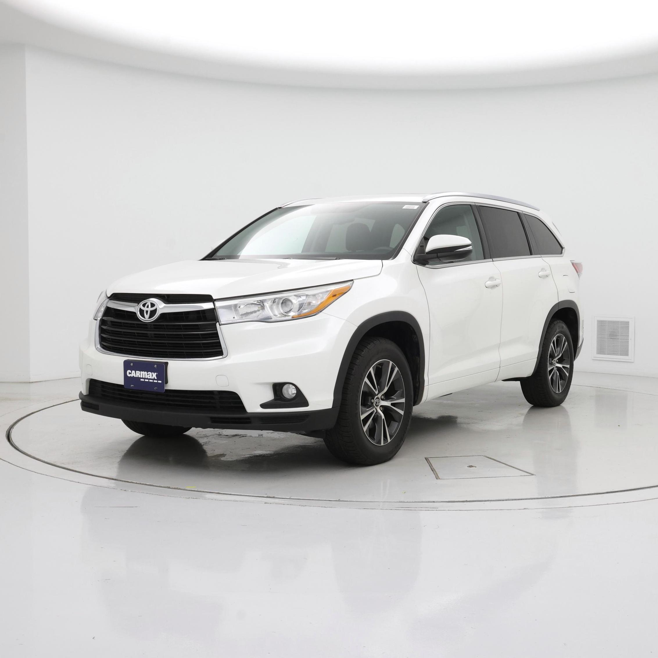 Thumbnail: 2016 Toyota Highlander - 4