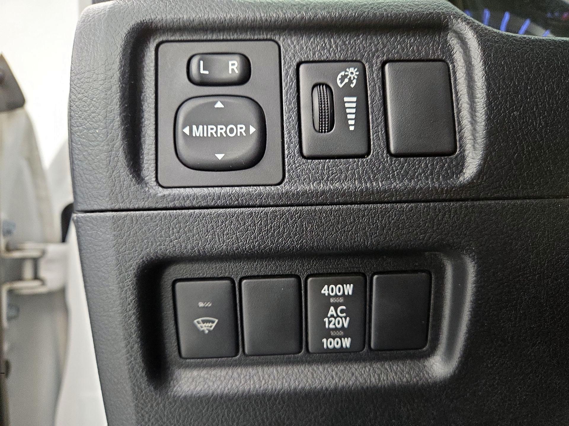 Thumbnail: 2017 Toyota 4Runner - 13