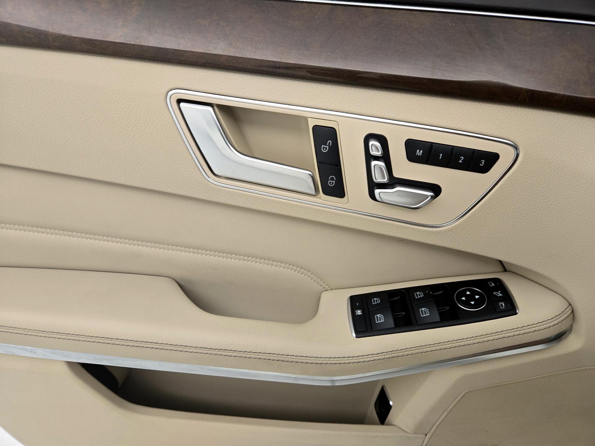 Thumbnail: 2015 Mercedes-Benz E-Class - 12