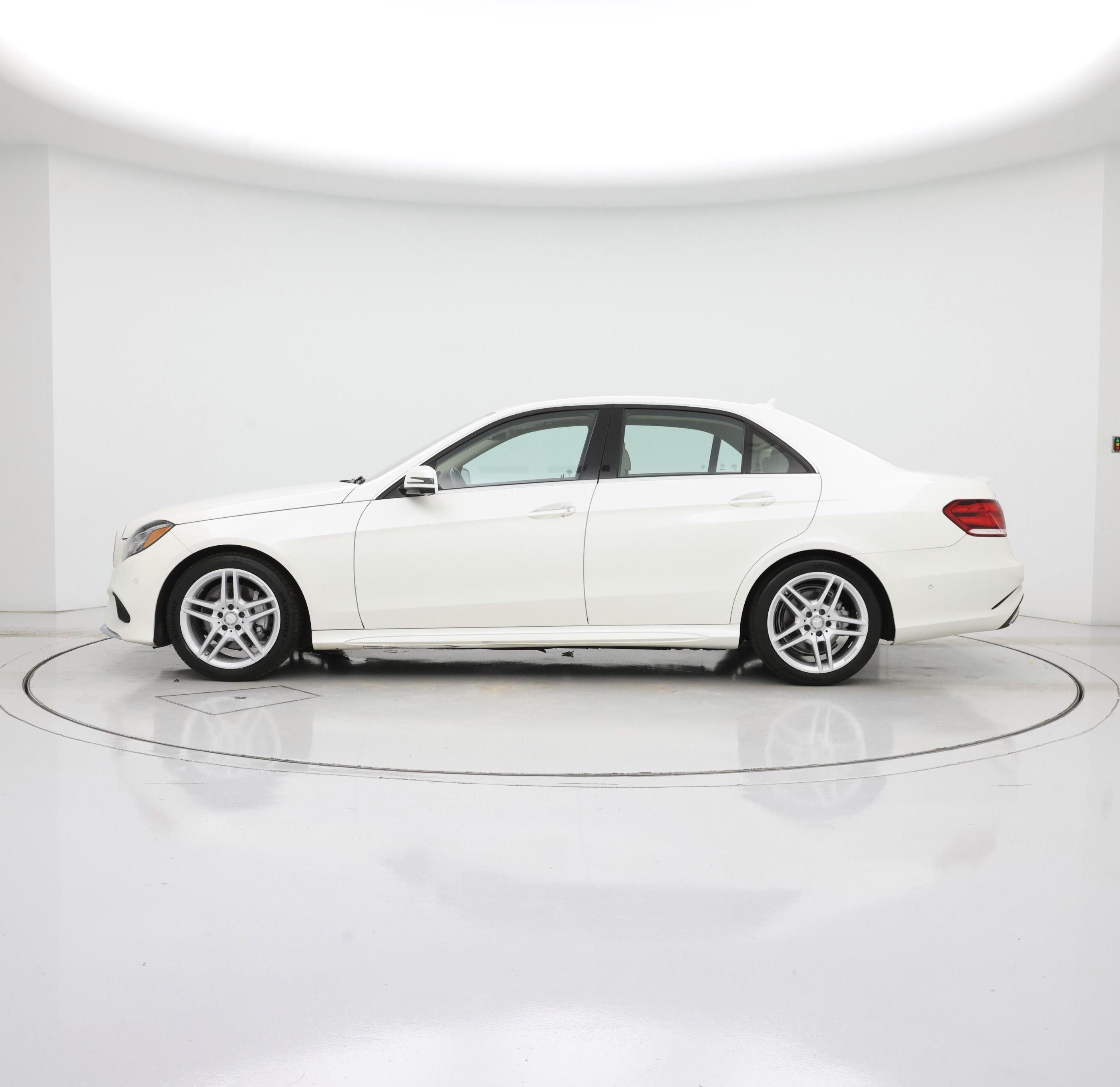 Thumbnail: 2015 Mercedes-Benz E-Class - 3