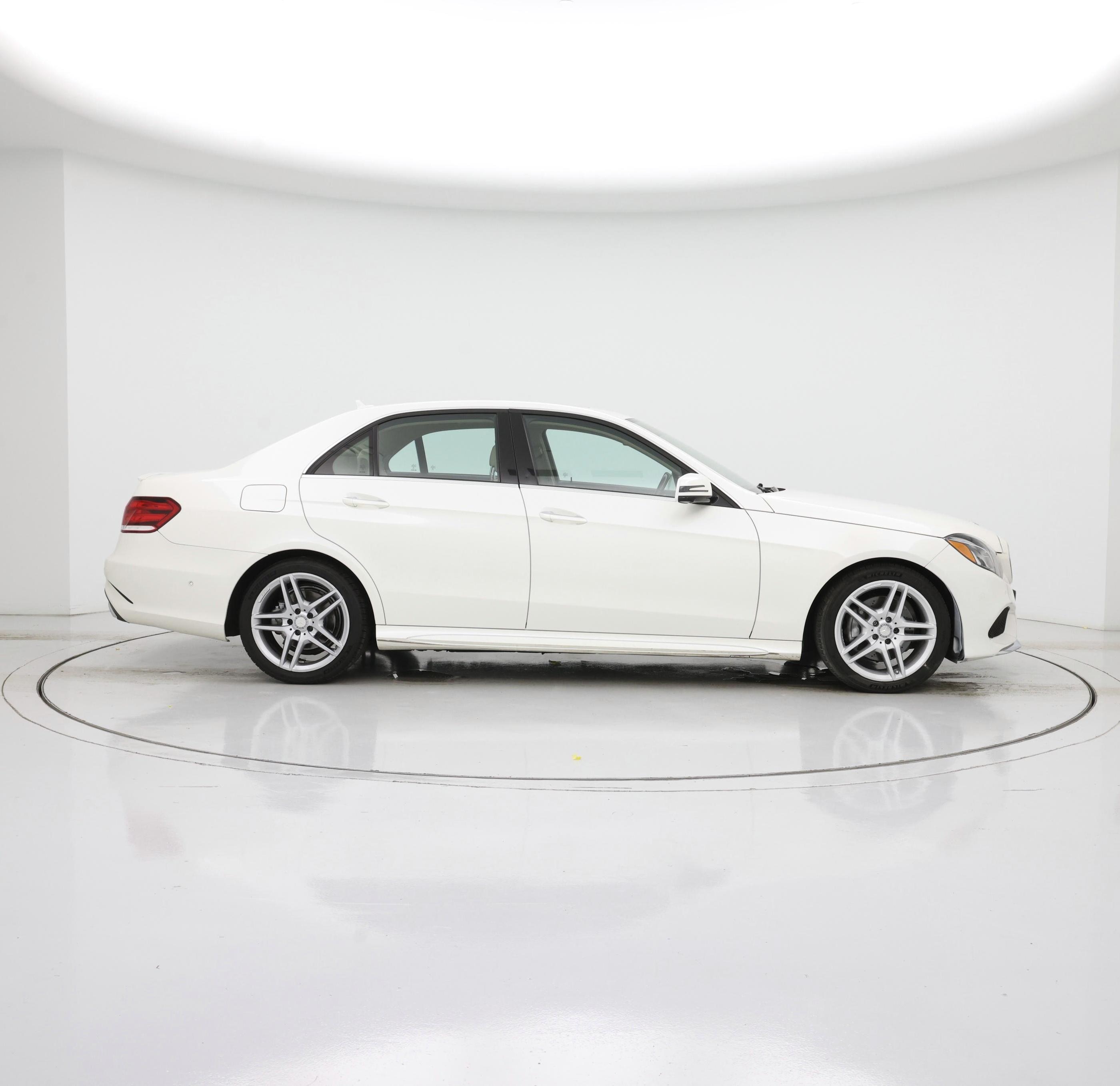Thumbnail: 2015 Mercedes-Benz E-Class - 7
