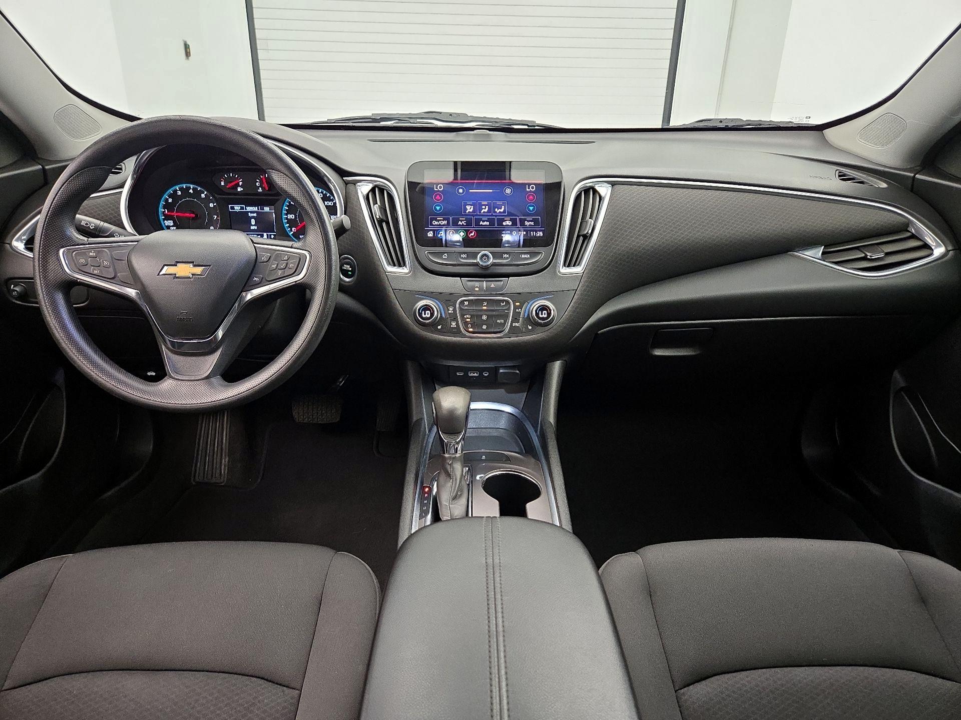 Thumbnail: 2021 Chevrolet Malibu - 9