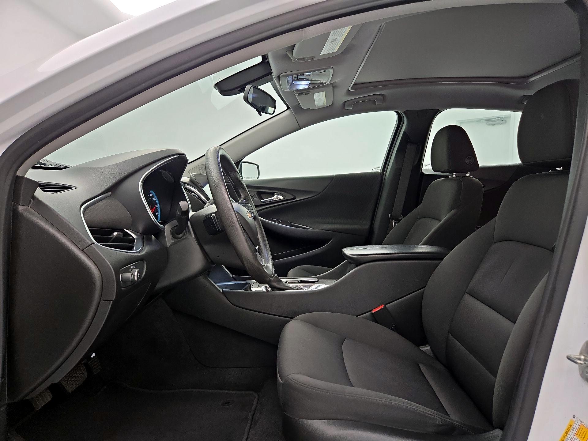 Thumbnail: 2021 Chevrolet Malibu - 11