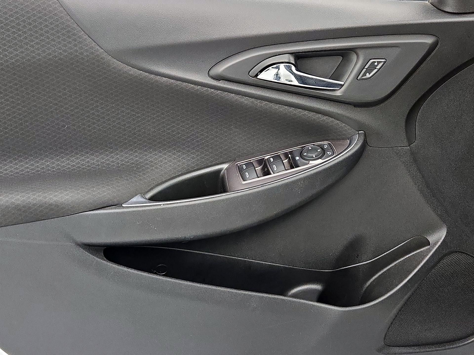 Thumbnail: 2021 Chevrolet Malibu - 12