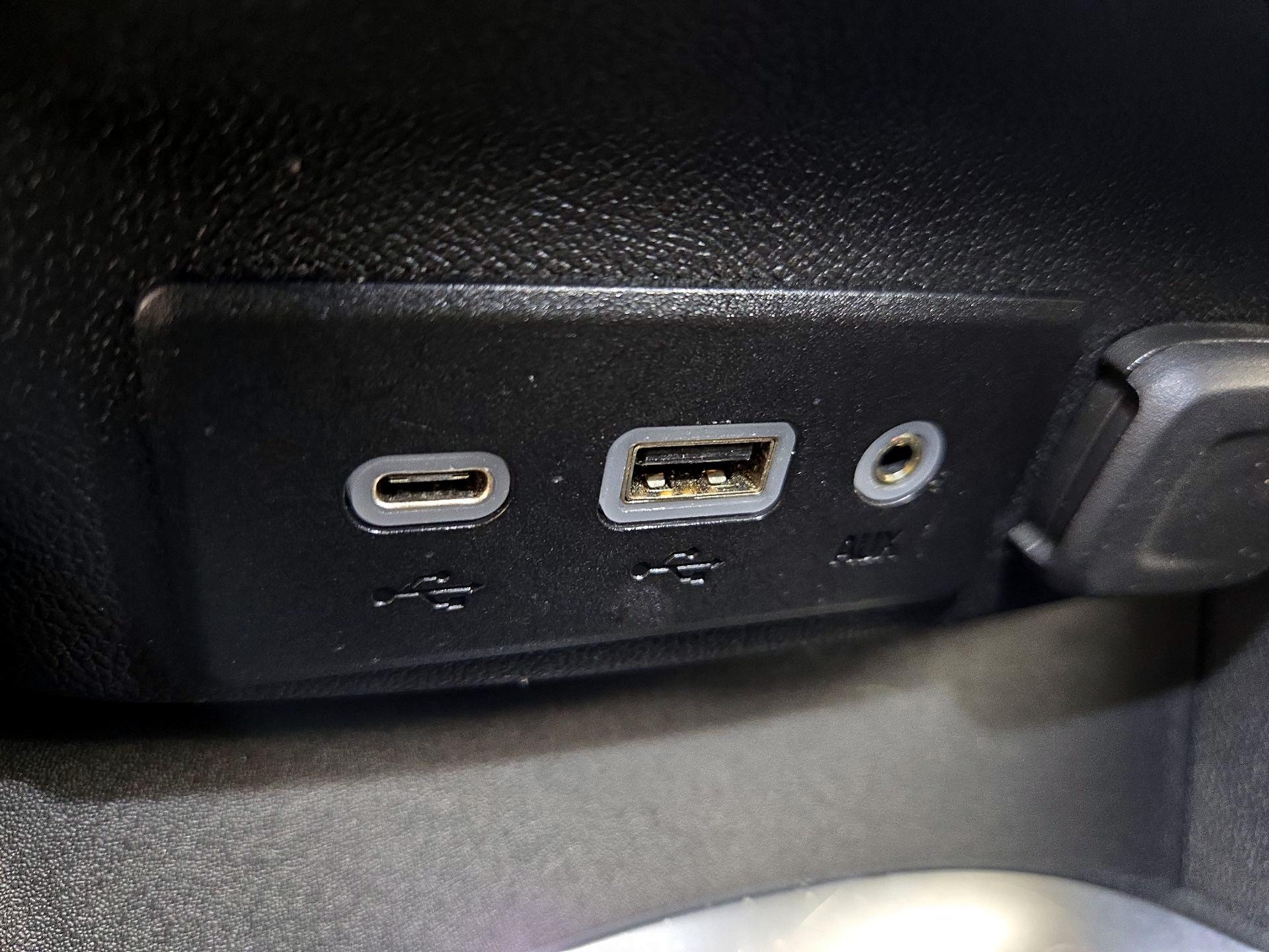 Thumbnail: 2021 Chevrolet Malibu - 18