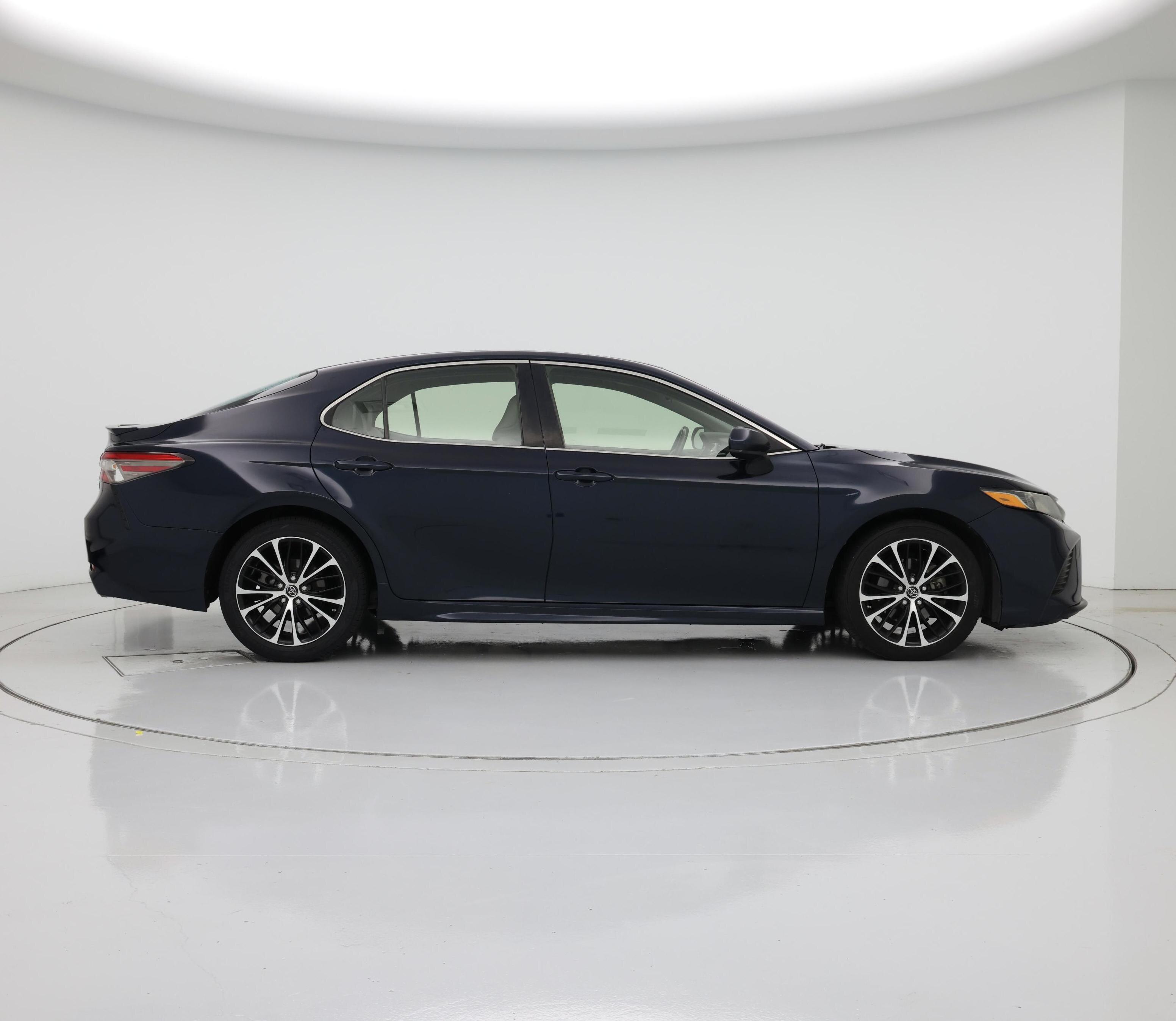 Thumbnail: 2018 Toyota Camry - 7