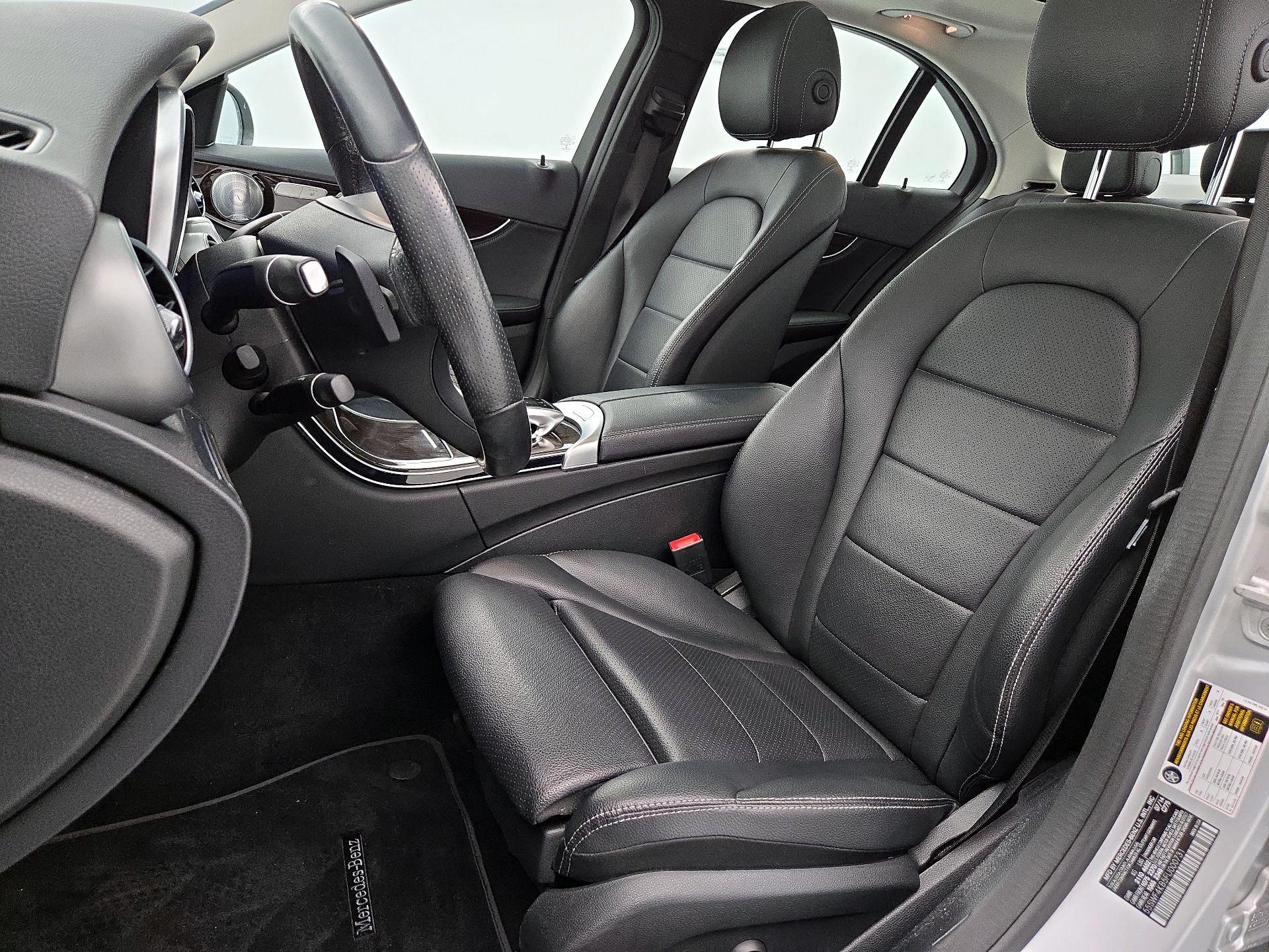 Thumbnail: 2015 Mercedes-Benz C-Class - 11
