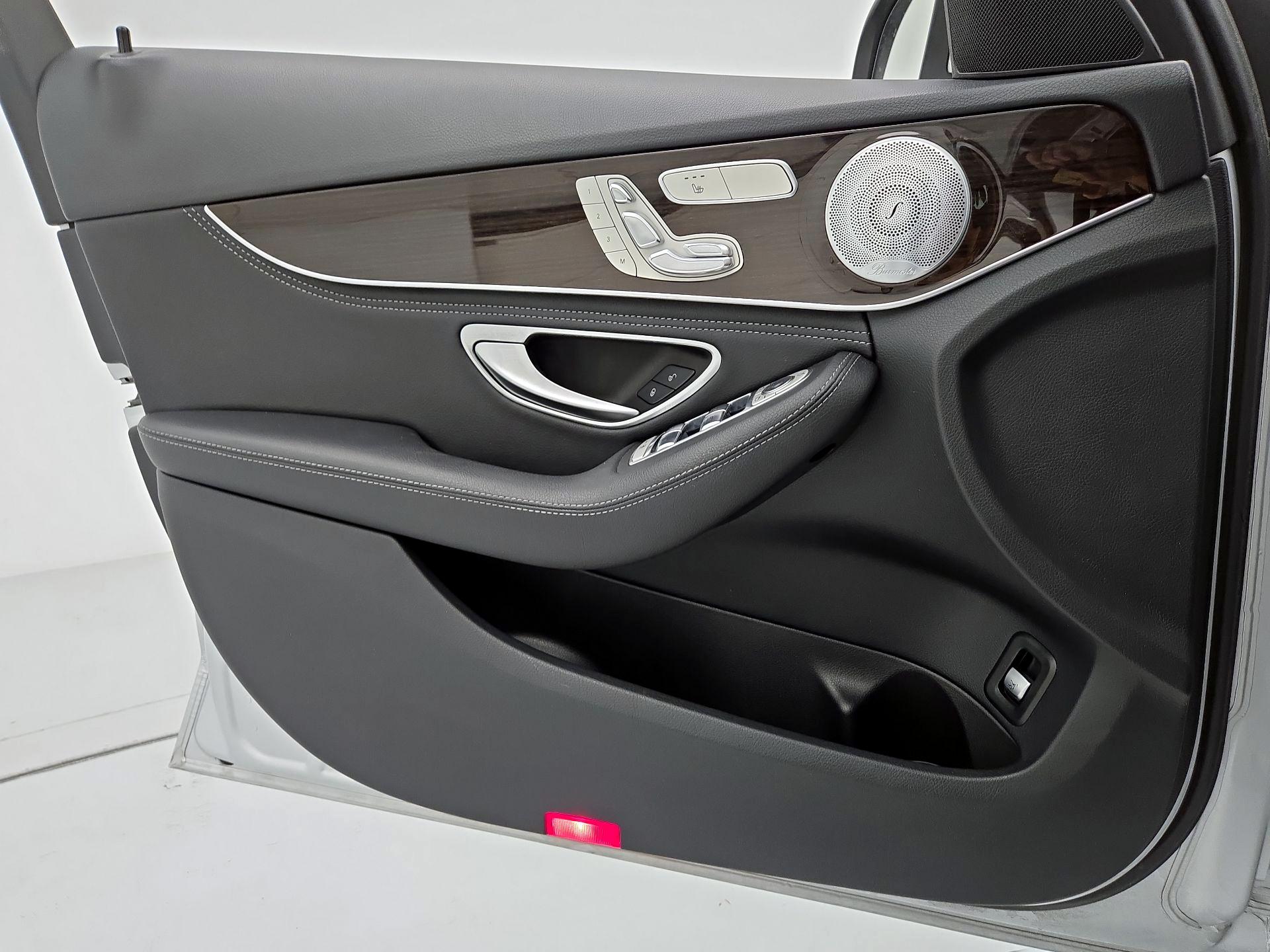 Thumbnail: 2015 Mercedes-Benz C-Class - 12