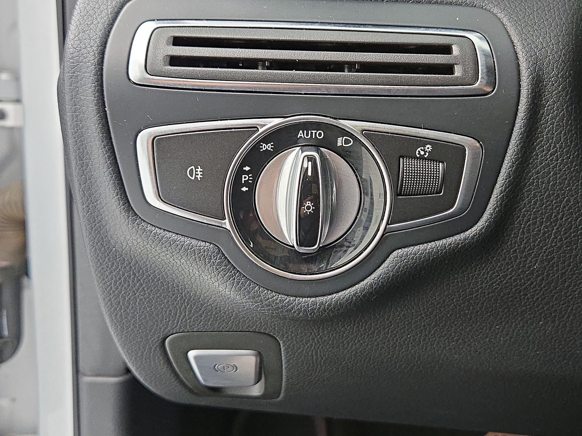Thumbnail: 2015 Mercedes-Benz C-Class - 13
