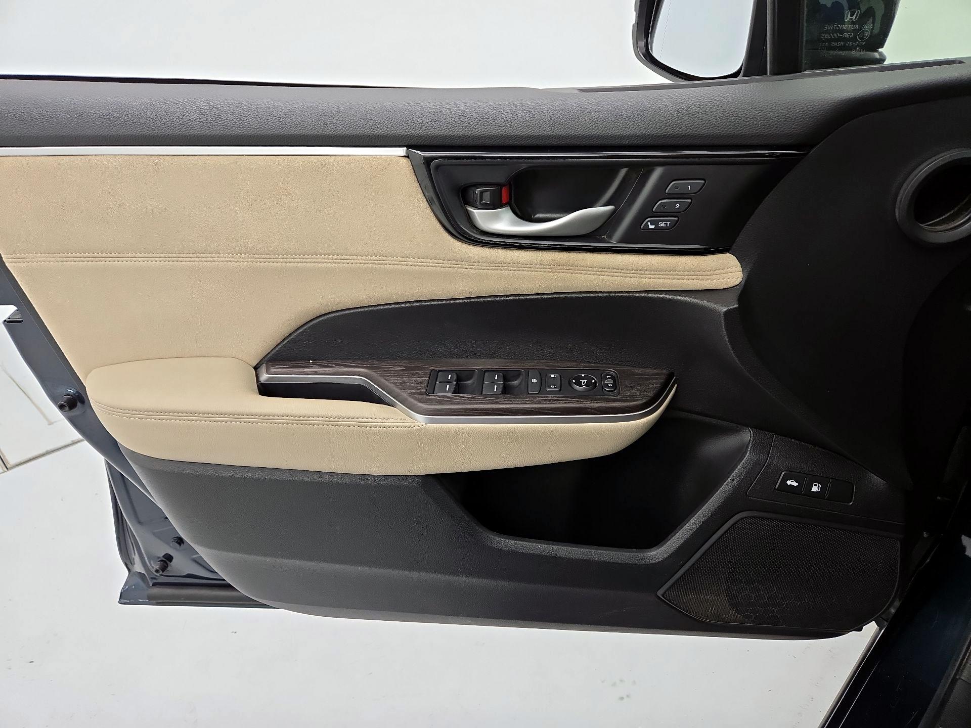 Thumbnail: 2018 Honda Clarity - 12