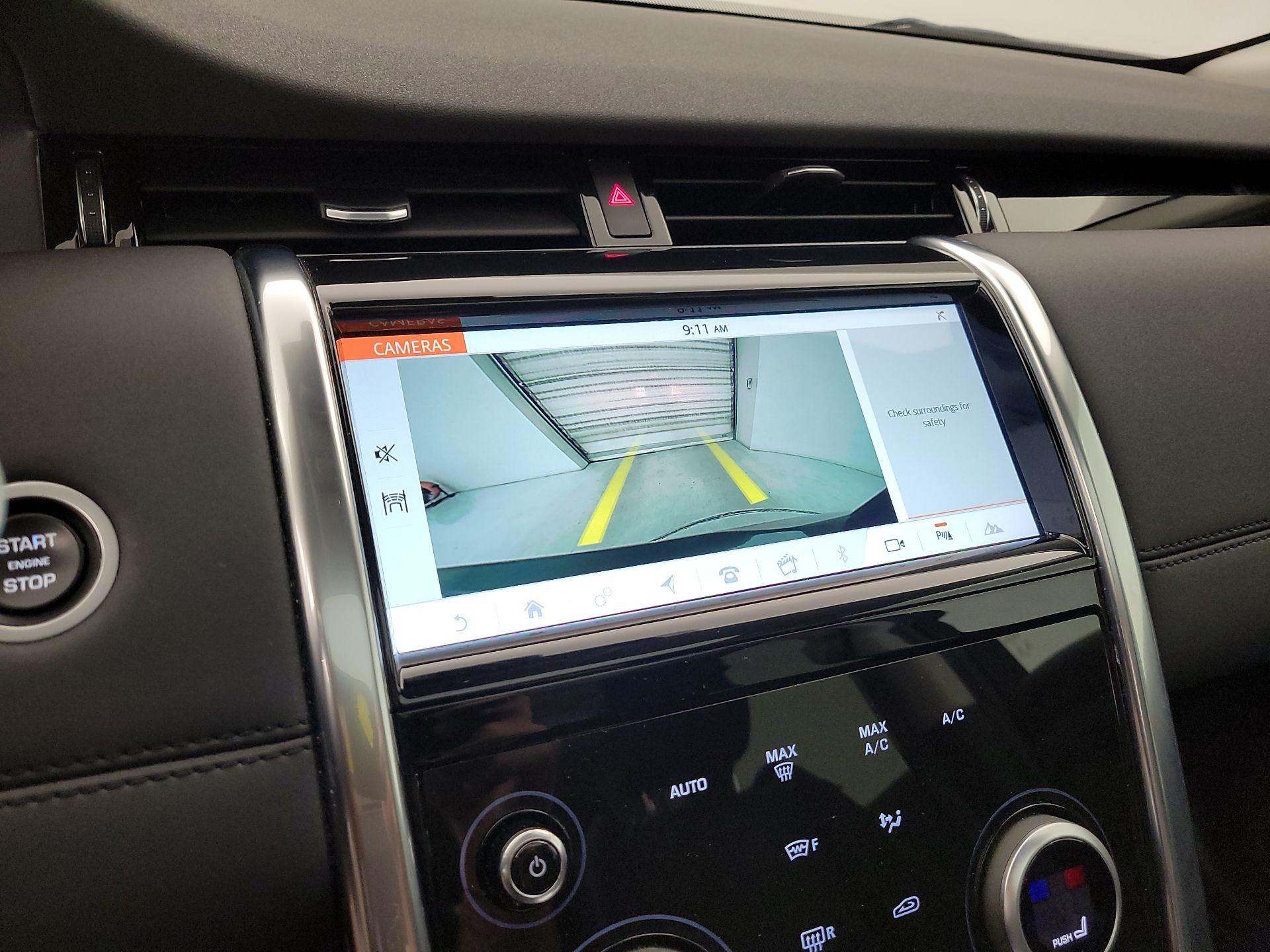 Thumbnail: 2020 Land Rover Discovery Sport - 15