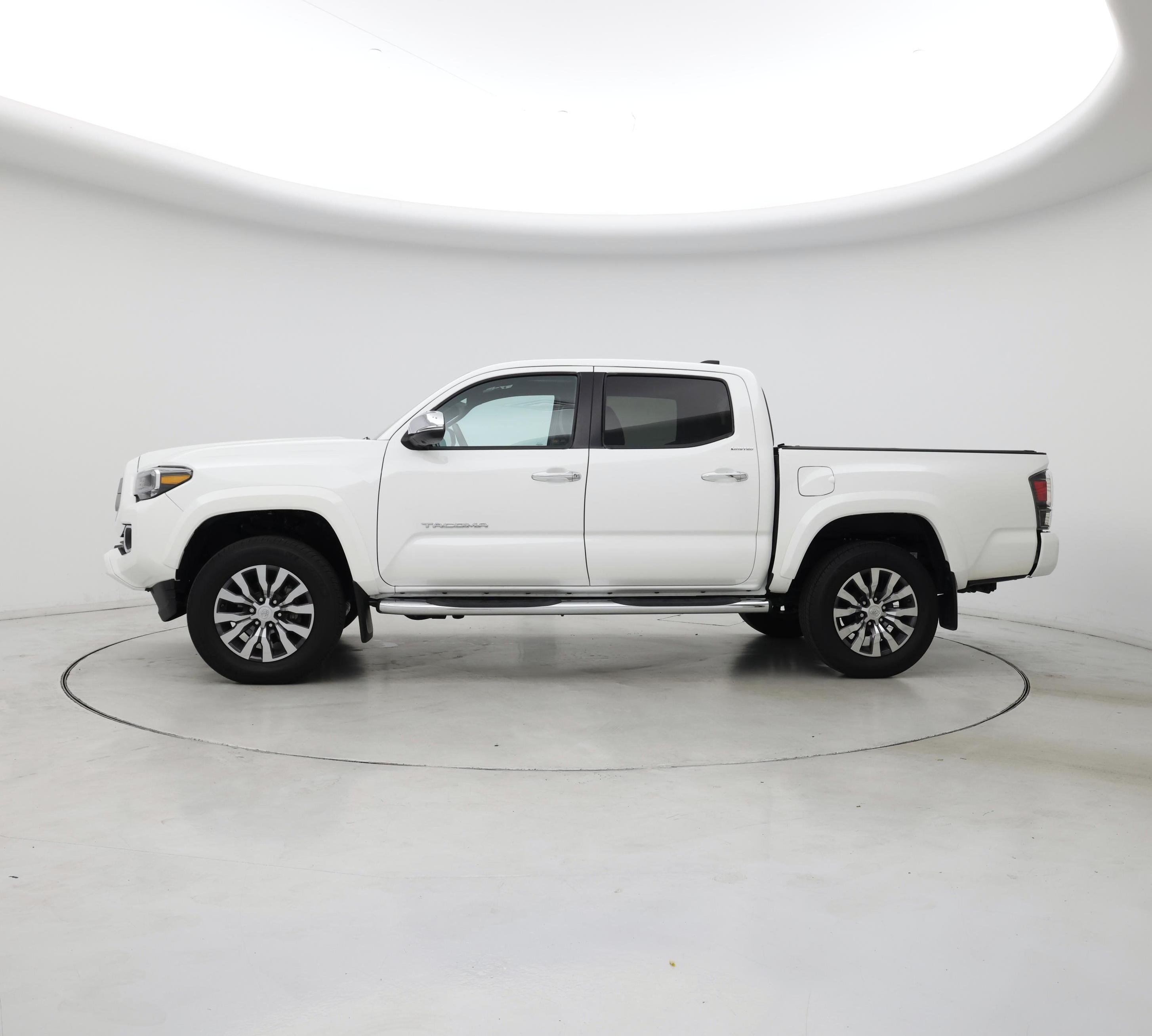 Thumbnail: 2020 Toyota Tacoma - 3