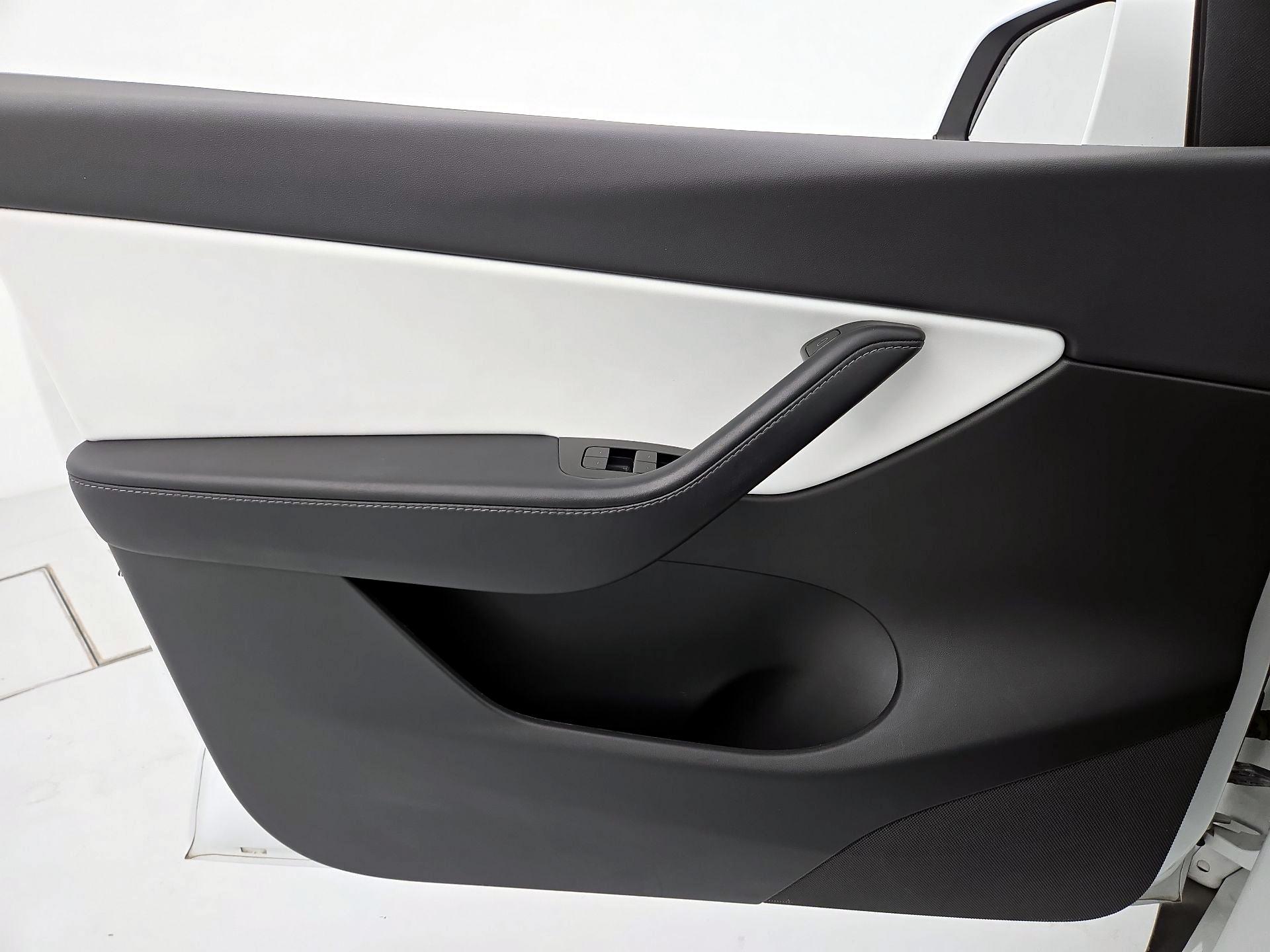 Thumbnail: 2020 Tesla Model Y - 12