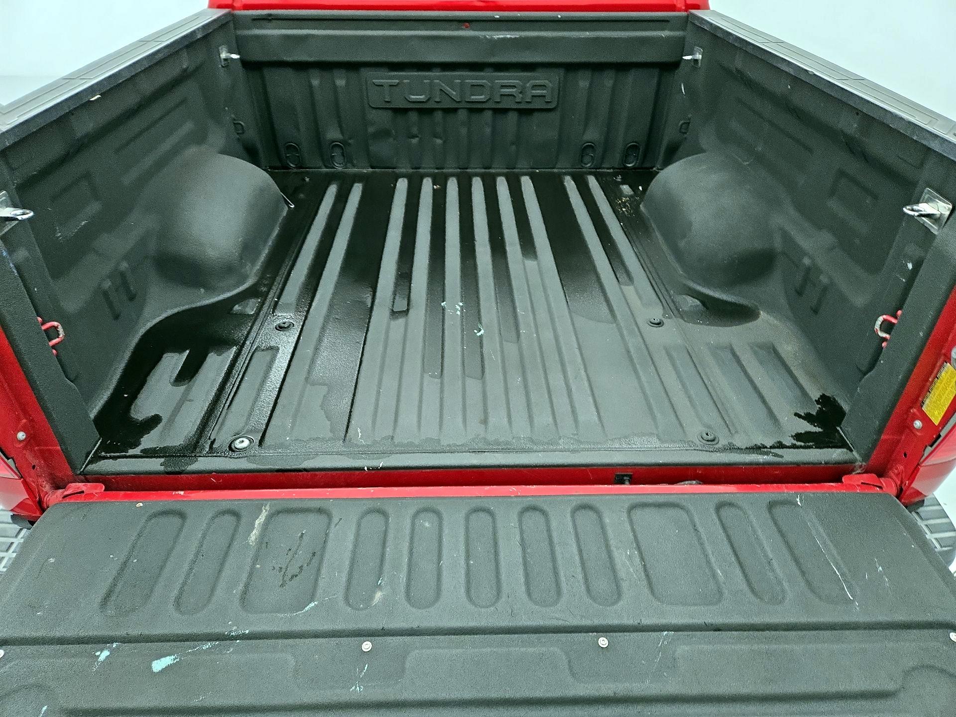 Thumbnail: 2018 Toyota Tundra - 20