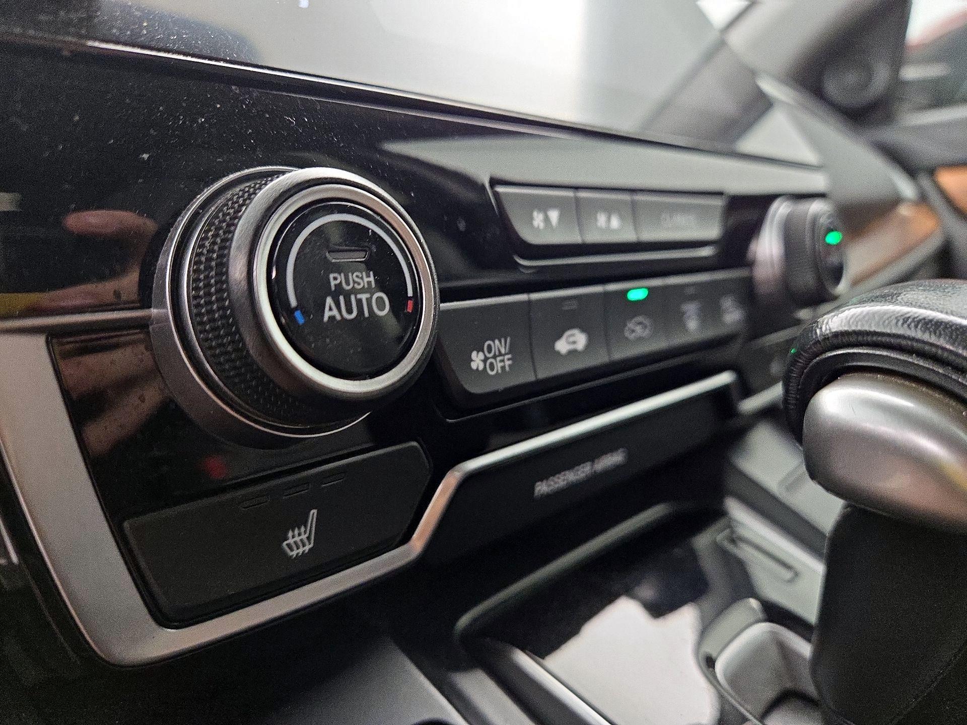 Thumbnail: 2019 Honda CR-V - 16
