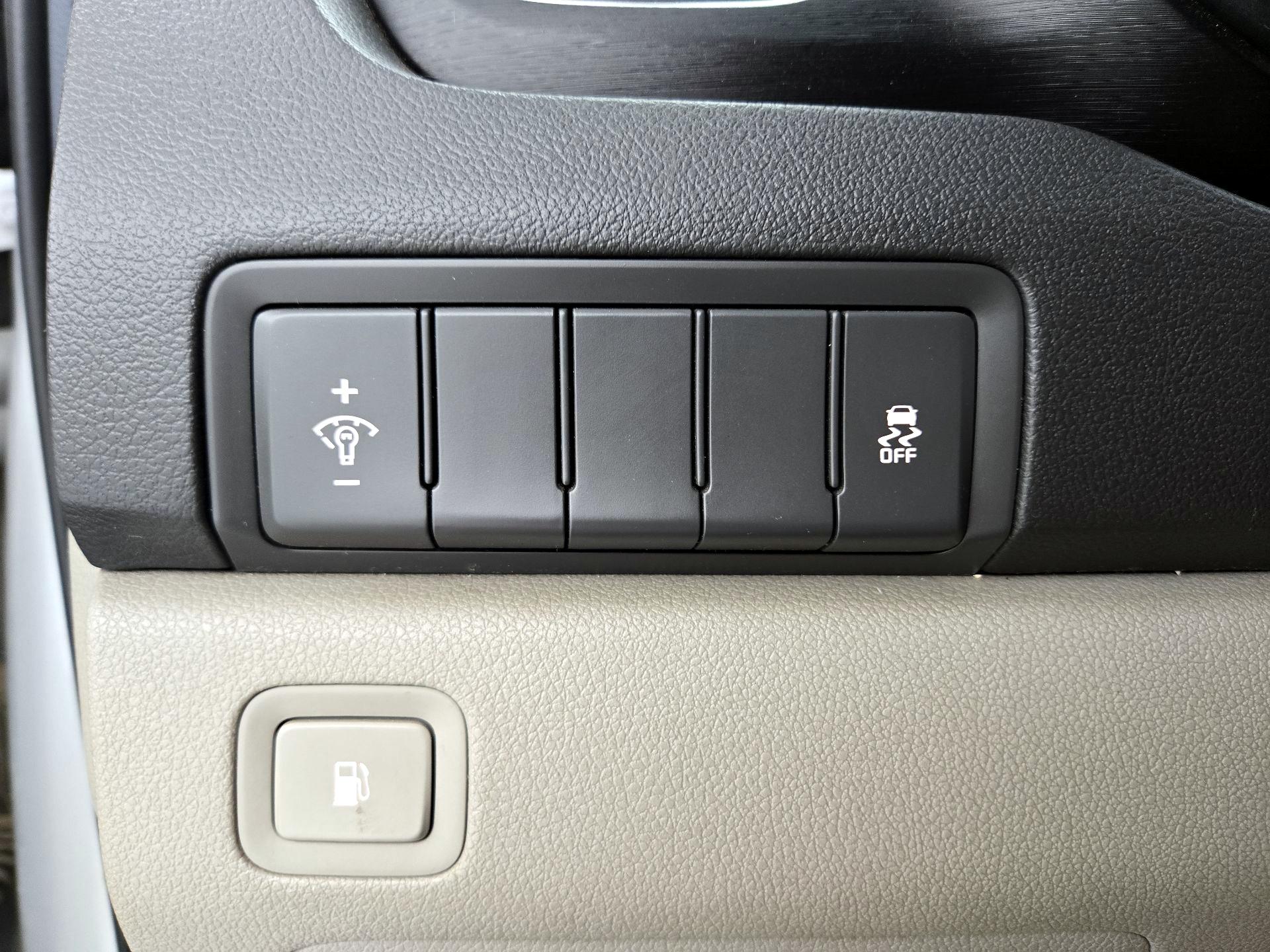 Thumbnail: 2016 Kia Sedona - 13