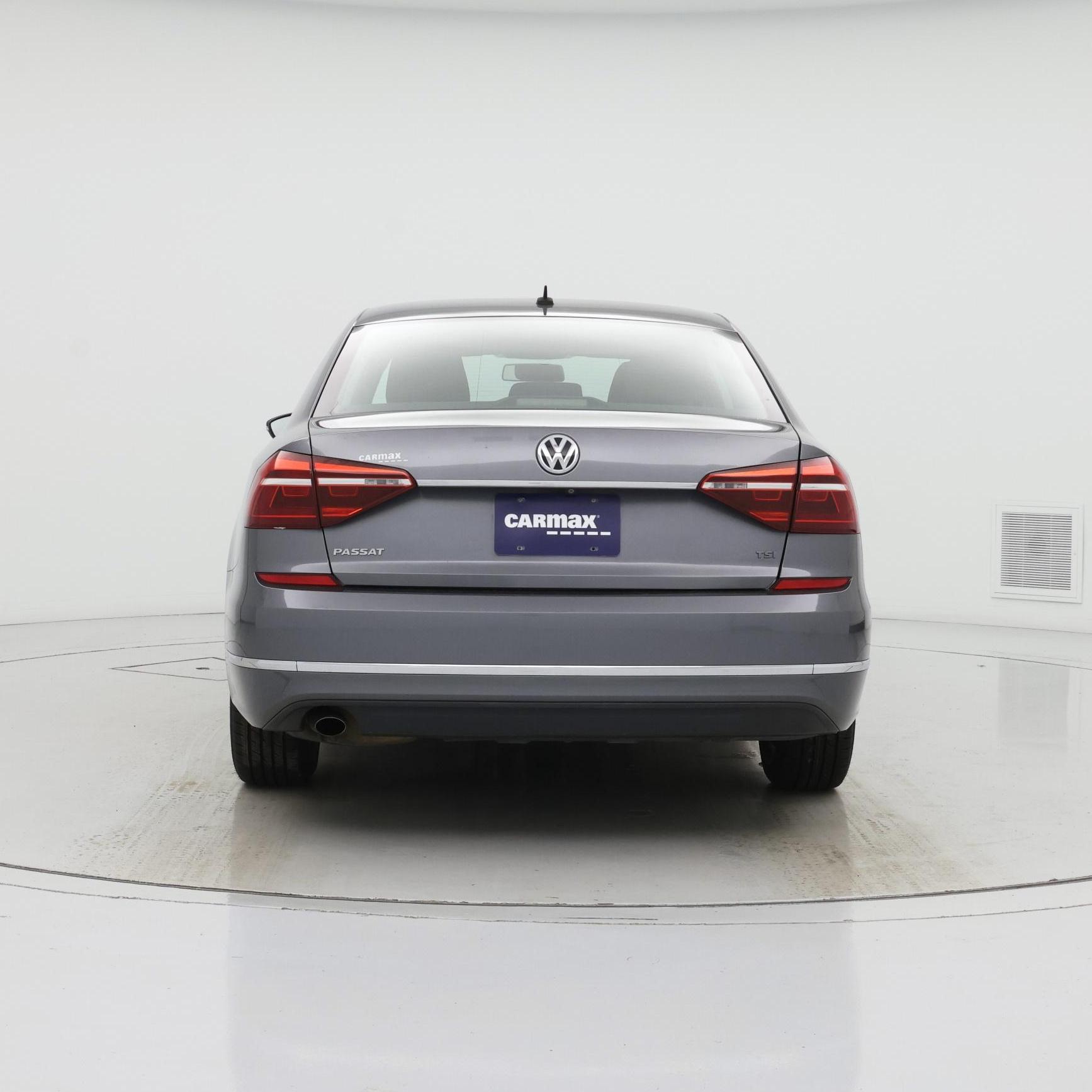 Thumbnail: 2017 Volkswagen Passat - 6