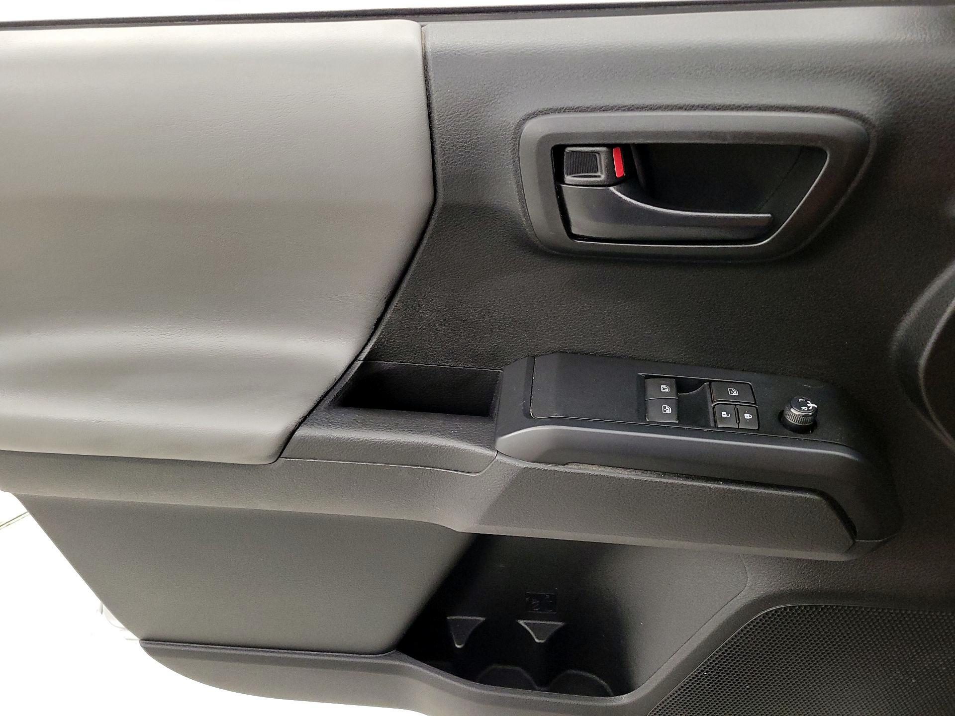 Thumbnail: 2022 Toyota Tacoma - 12
