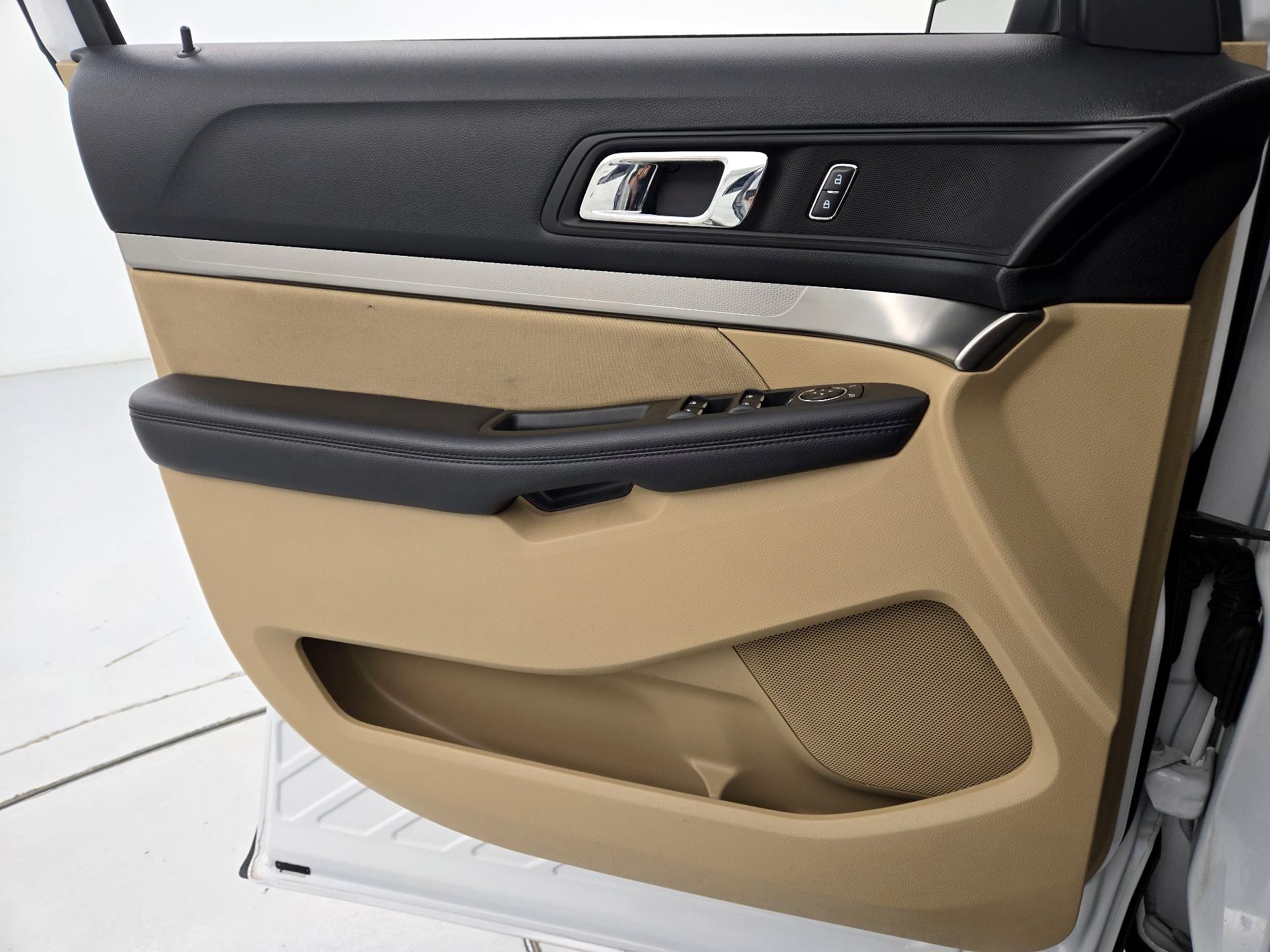 Thumbnail: 2017 Ford Explorer - 12