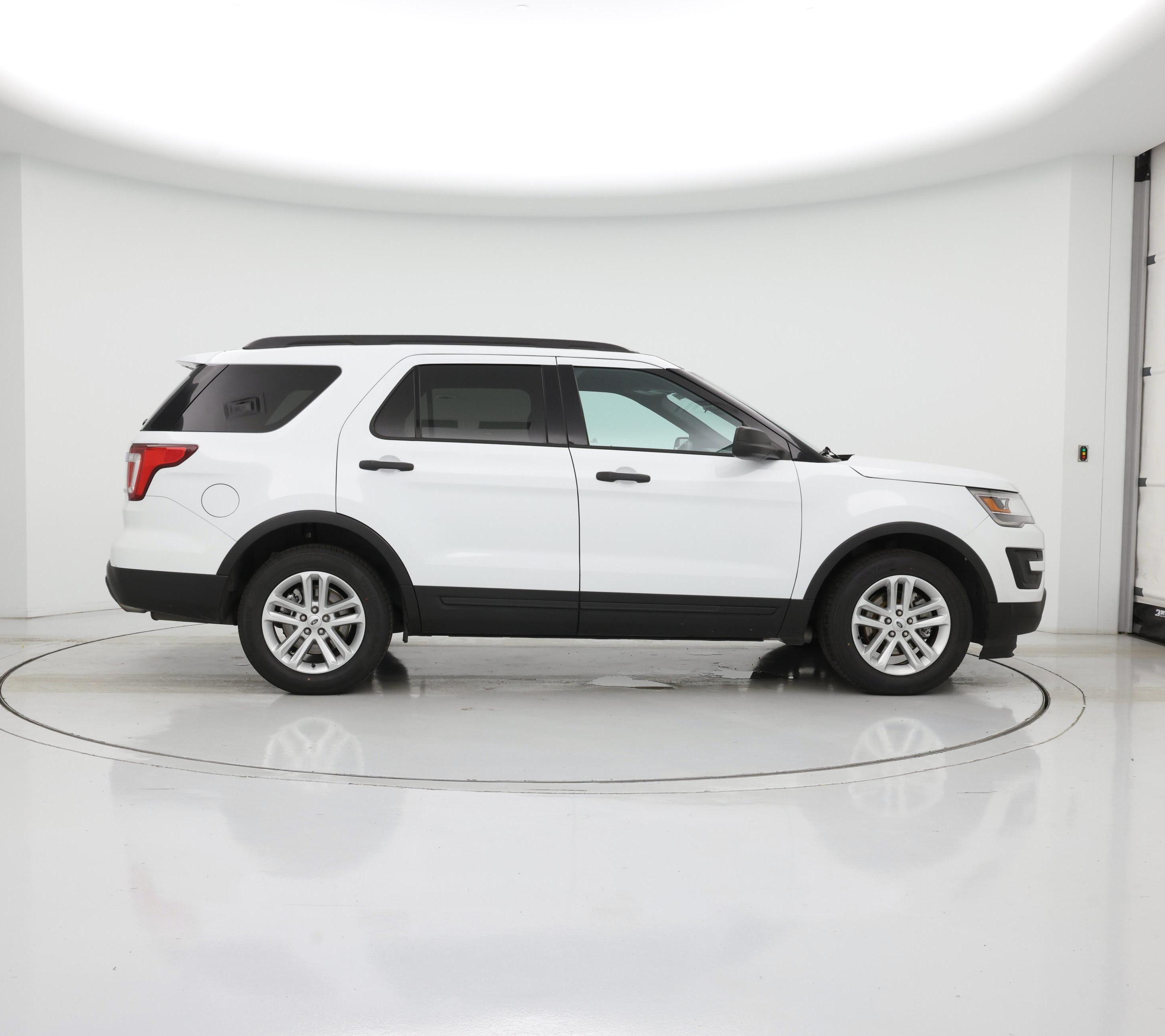 Thumbnail: 2017 Ford Explorer - 7