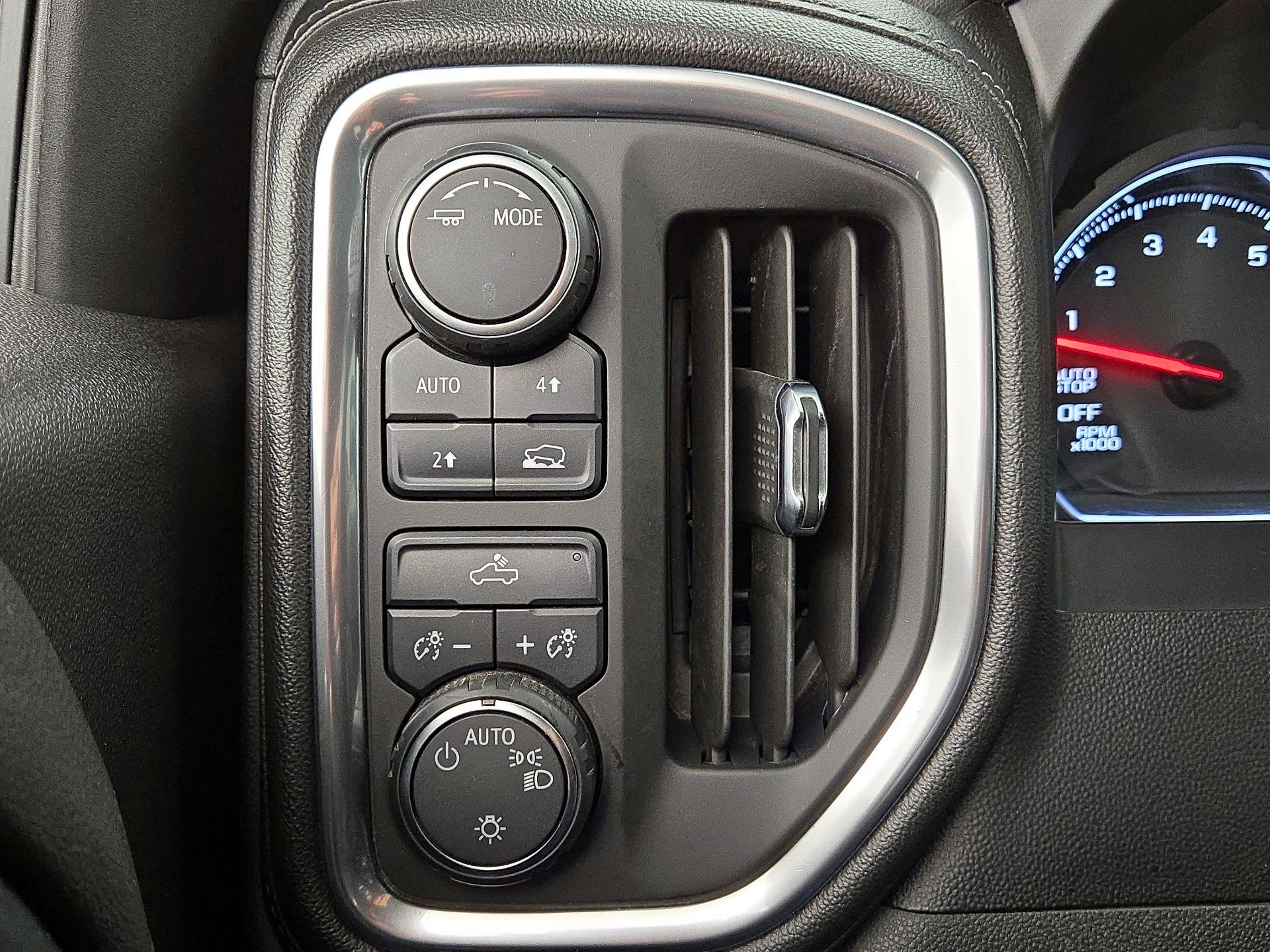 Thumbnail: 2020 Chevrolet Silverado 1500 - 13