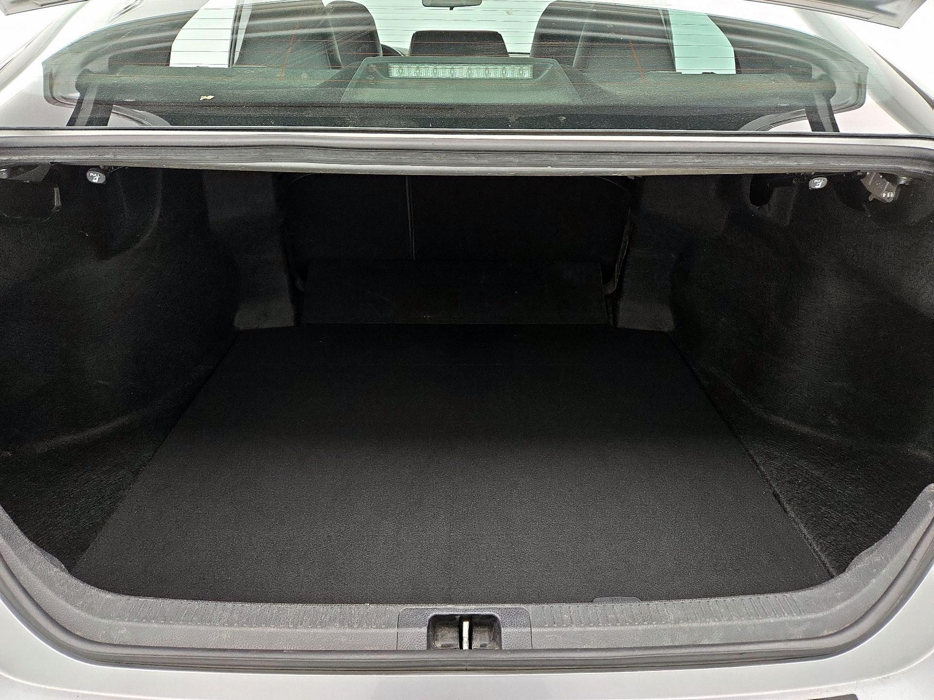 Thumbnail: 2019 Toyota Camry - 20