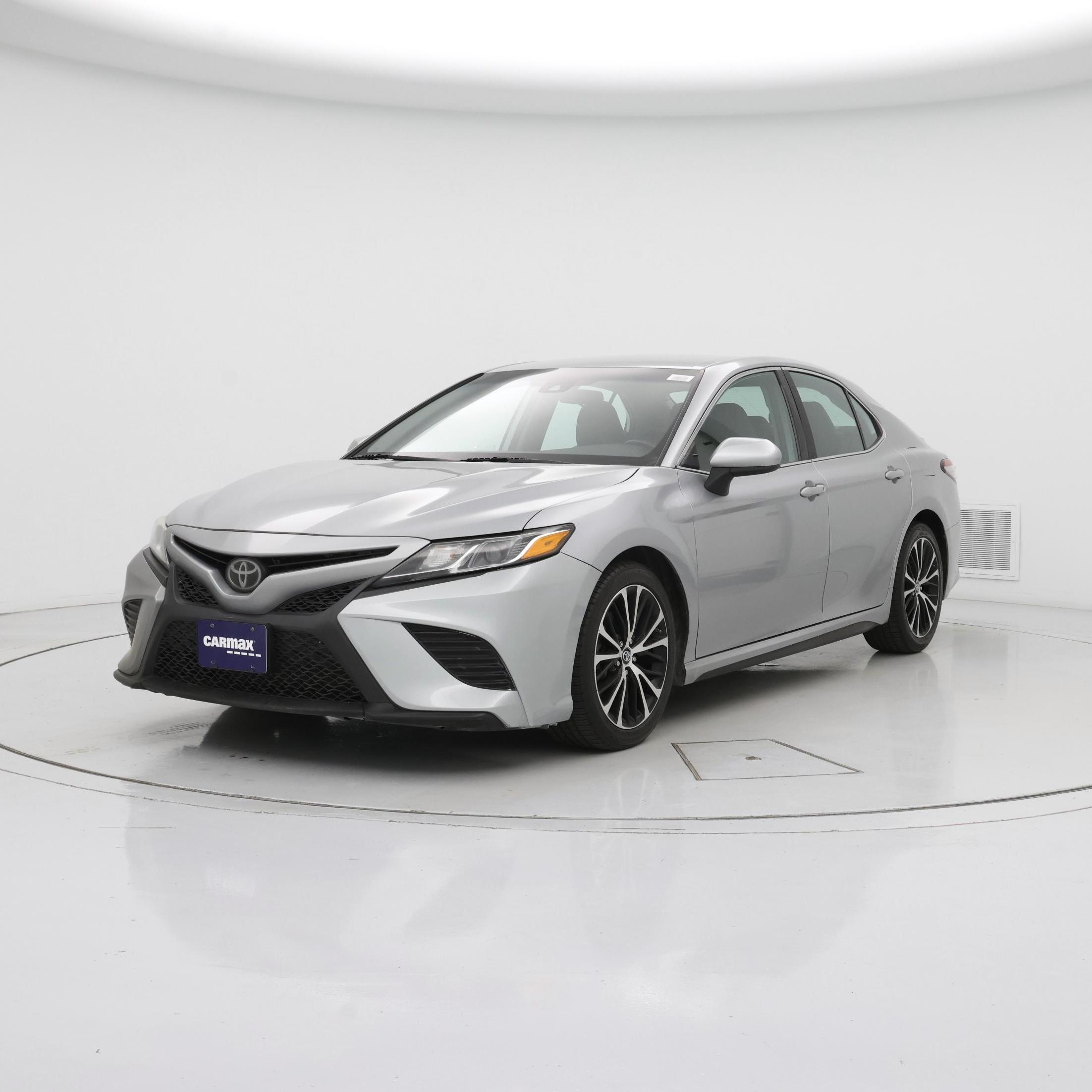 Thumbnail: 2019 Toyota Camry - 4