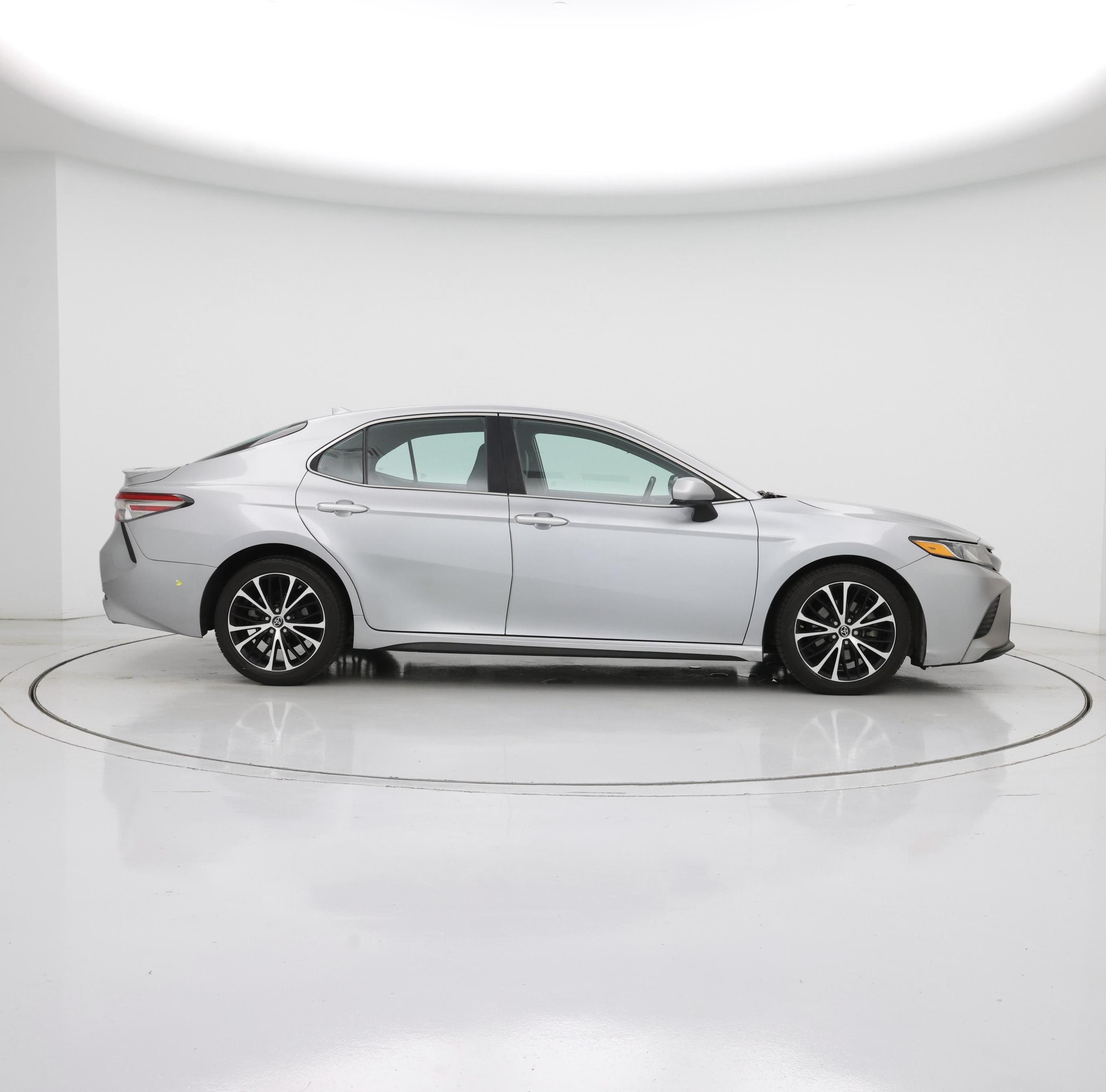 Thumbnail: 2019 Toyota Camry - 7