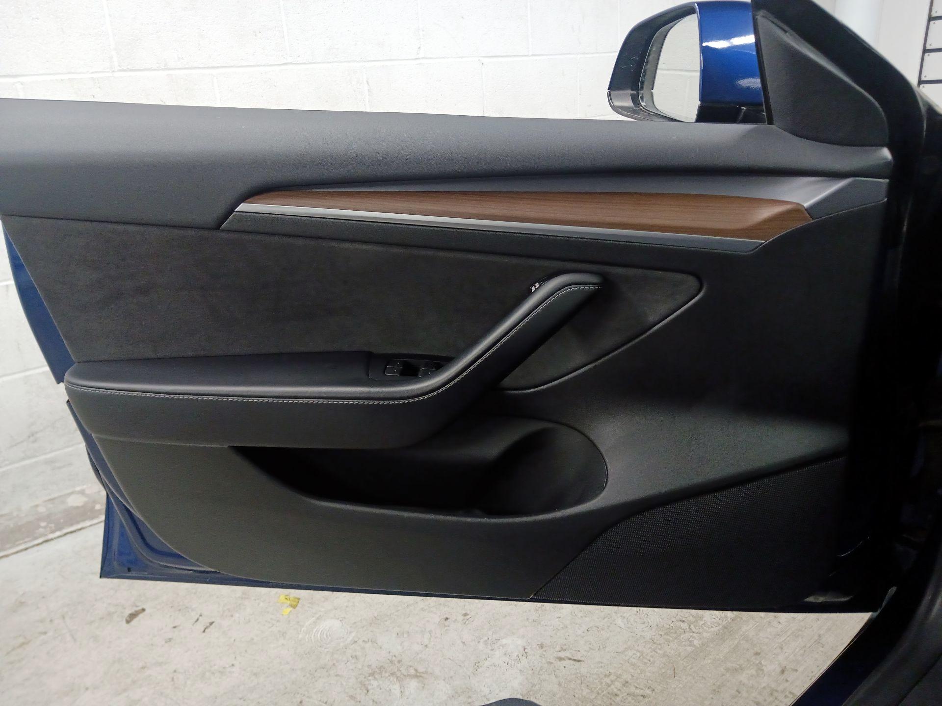 Thumbnail: 2022 Tesla Model 3 - 12