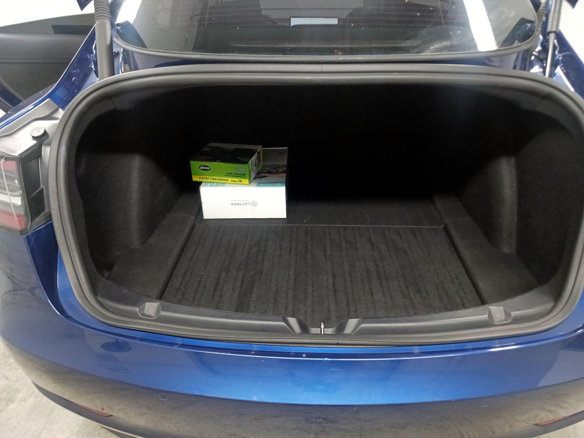 Thumbnail: 2022 Tesla Model 3 - 17