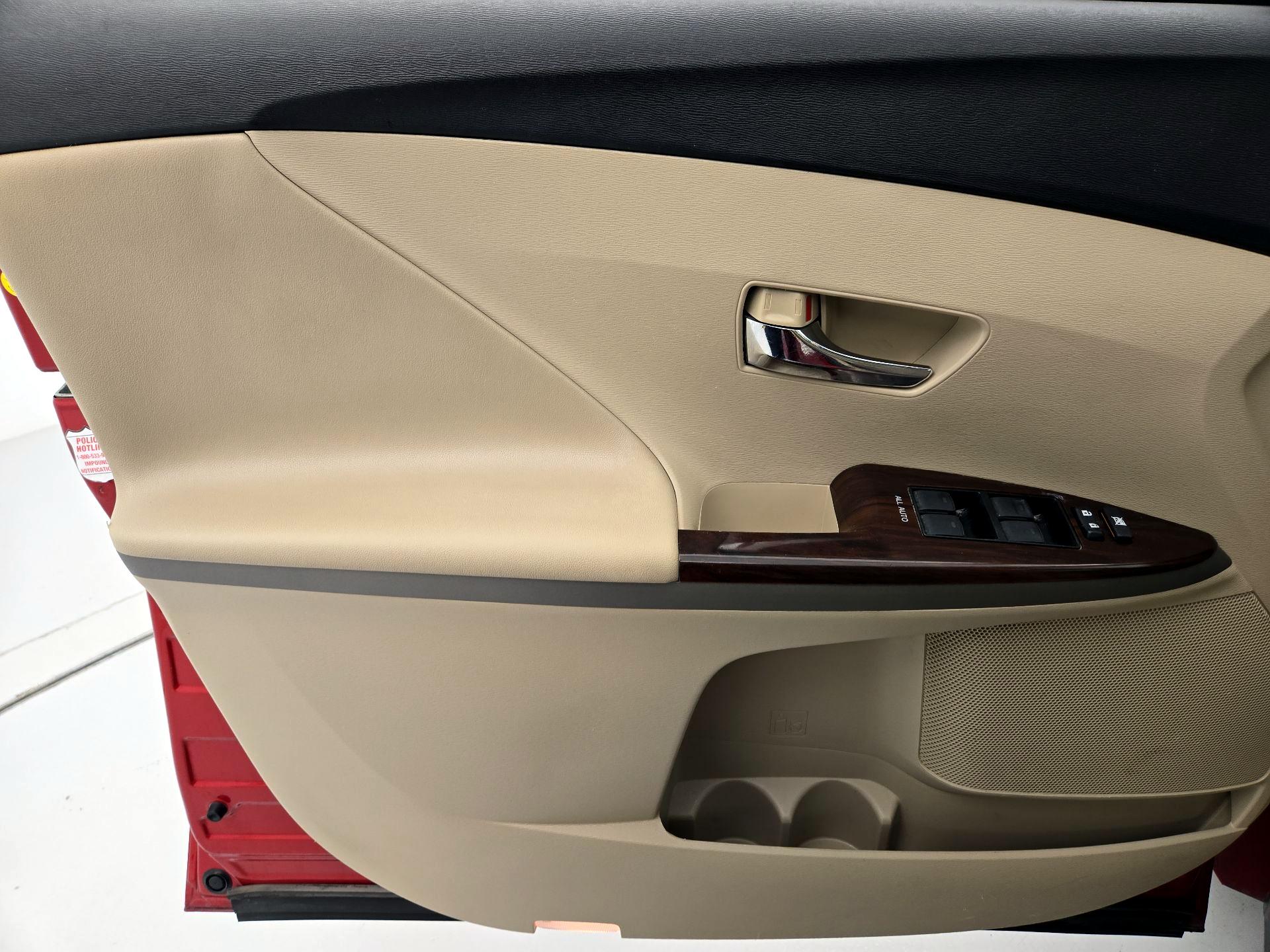 Thumbnail: 2014 Toyota Venza - 12