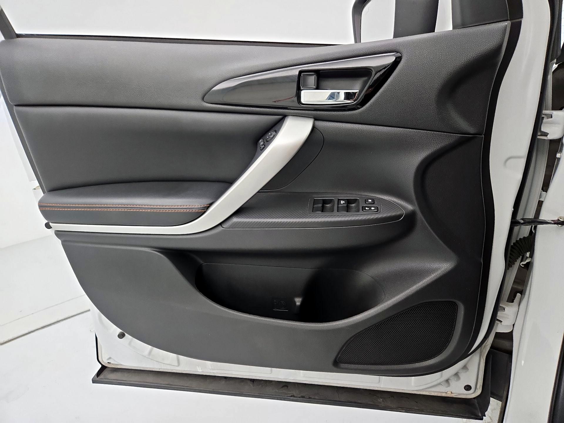 Thumbnail: 2019 Mitsubishi Eclipse Cross - 12